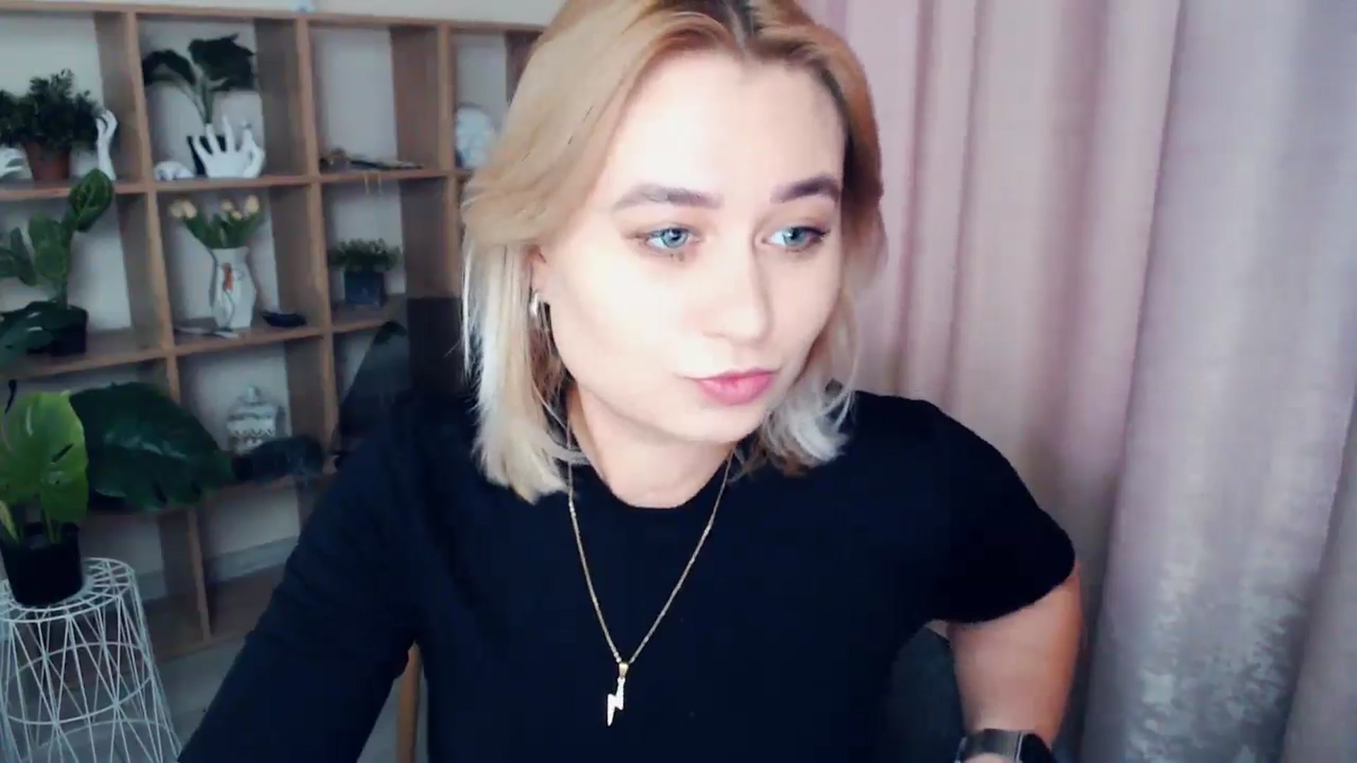 Gallery image thumbnail from Kukla_kolduna's myfreecams stream on, 01/08/2025, 15:08 image 2 of 20