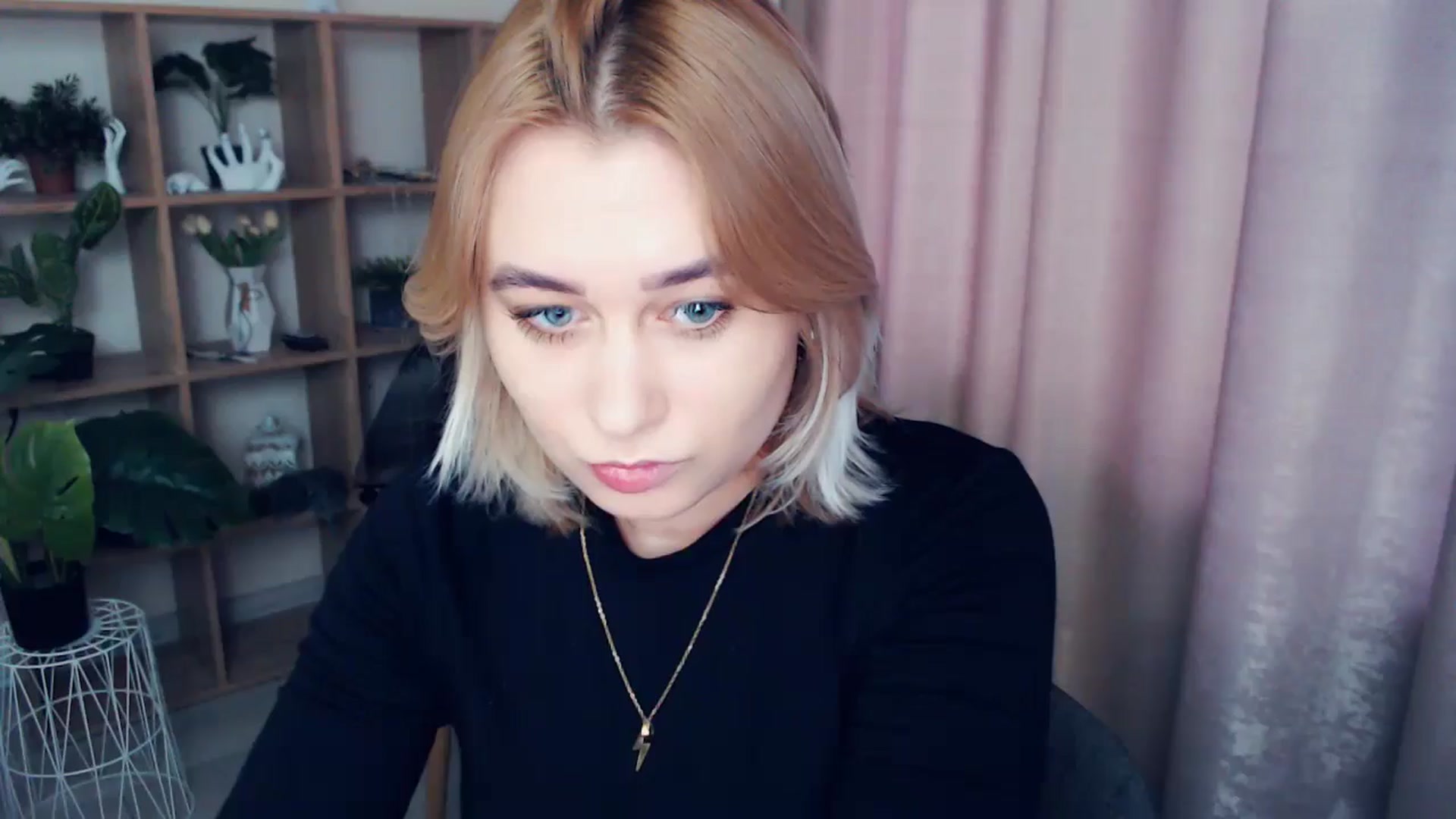 Gallery image thumbnail from Kukla_kolduna's myfreecams stream on, 01/08/2025, 15:08 image 1 of 20