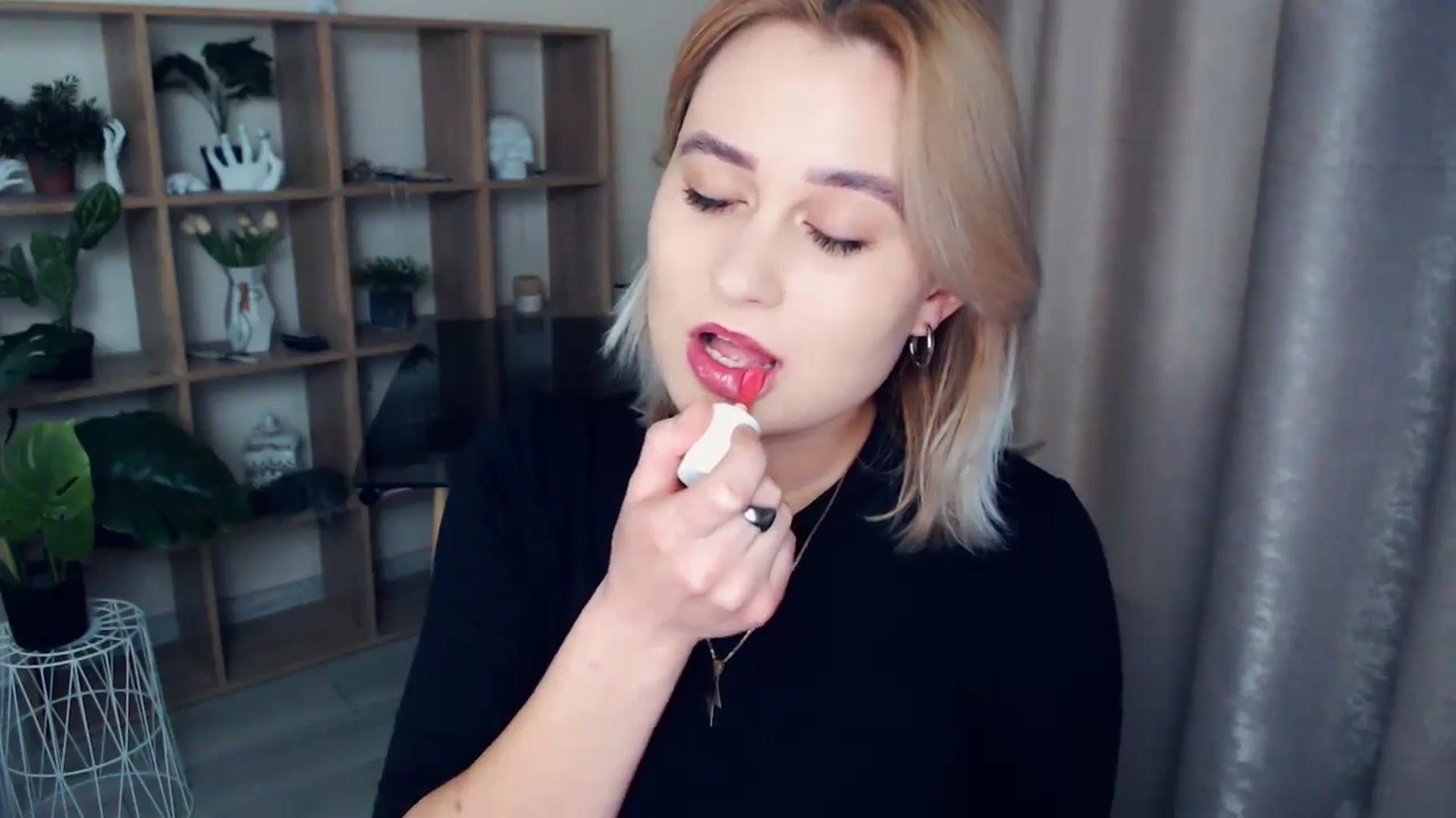 Gallery image thumbnail from Kukla_kolduna's myfreecams stream on, 01/08/2025, 15:08 image 16 of 20