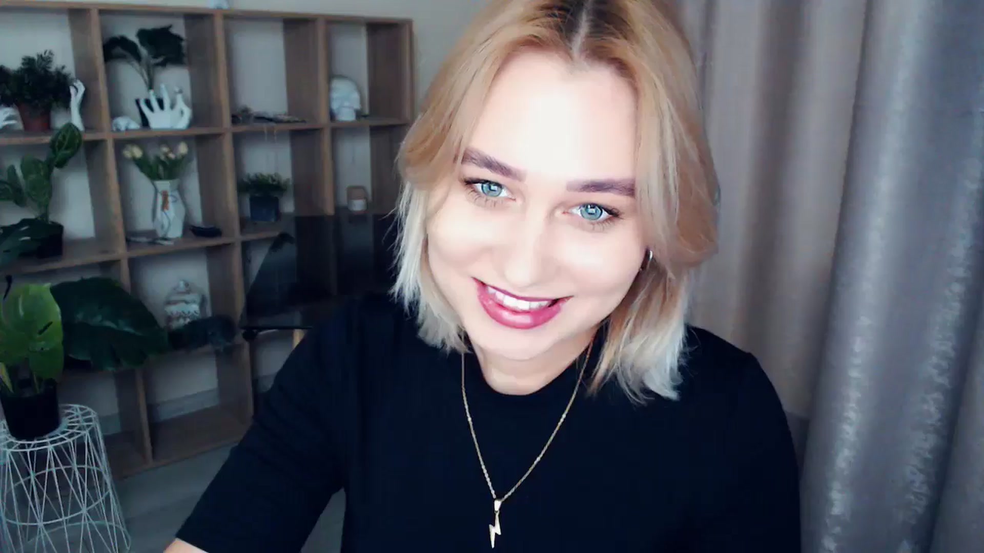 Gallery image thumbnail from Kukla_kolduna's myfreecams stream on, 01/08/2025, 15:08 image 11 of 20