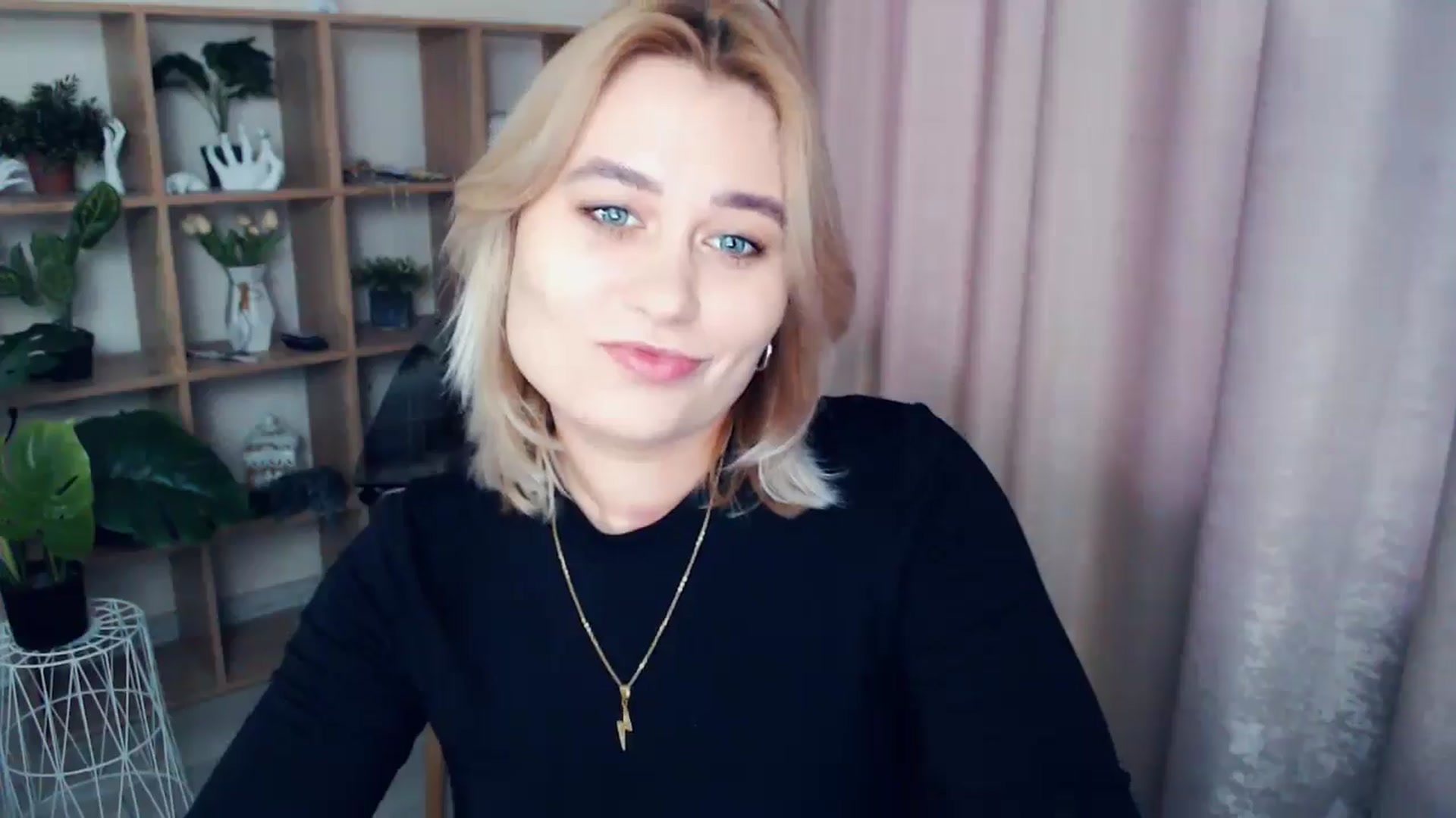 Gallery image thumbnail from Kukla_kolduna's myfreecams stream on, 01/08/2025, 15:08 image 3 of 20