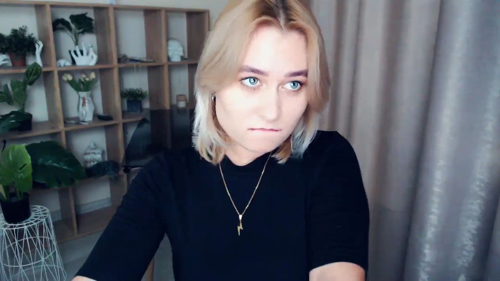 Gallery image thumbnail from Kukla_kolduna's myfreecams stream on, 01/08/2025, 15:08 image 18 of 20