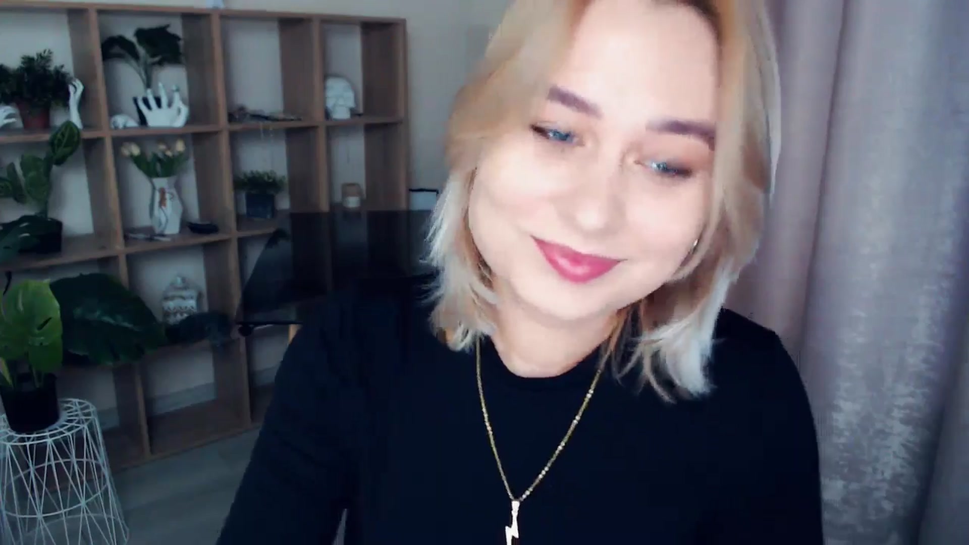 Gallery image thumbnail from Kukla_kolduna's myfreecams stream on, 01/08/2025, 15:08 image 6 of 20