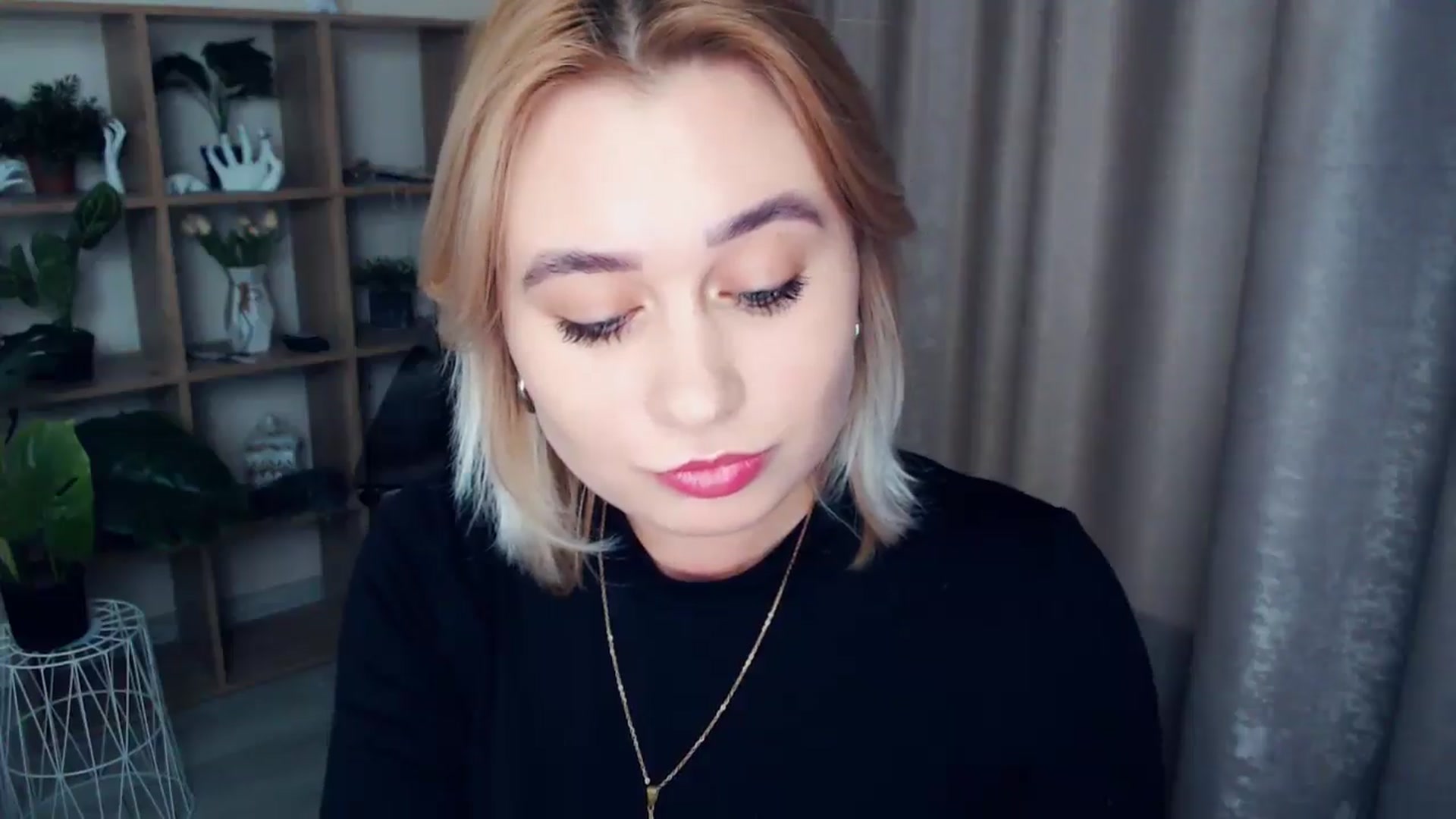 Gallery image thumbnail from Kukla_kolduna's myfreecams stream on, 01/08/2025, 16:07 image 7 of 20