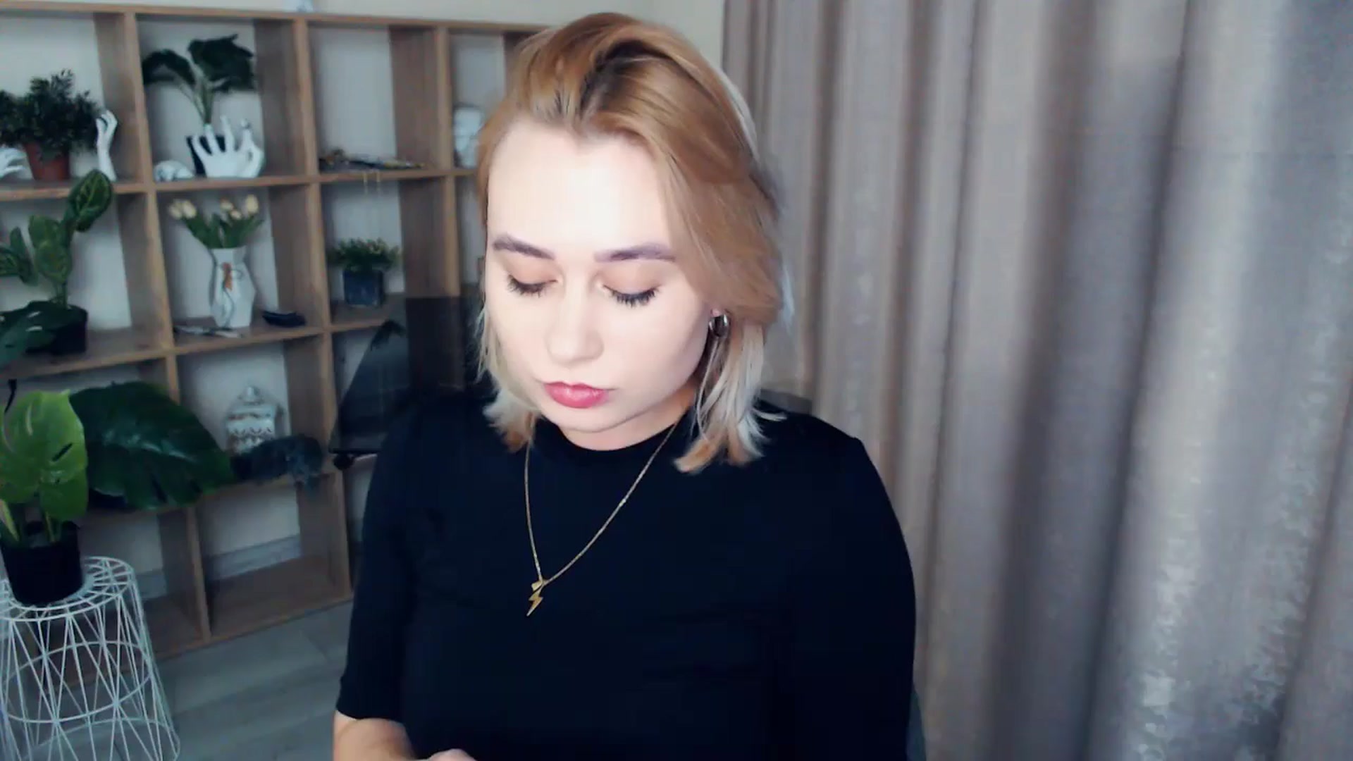 Gallery image thumbnail from Kukla_kolduna's myfreecams stream on, 01/08/2025, 16:07 image 2 of 20