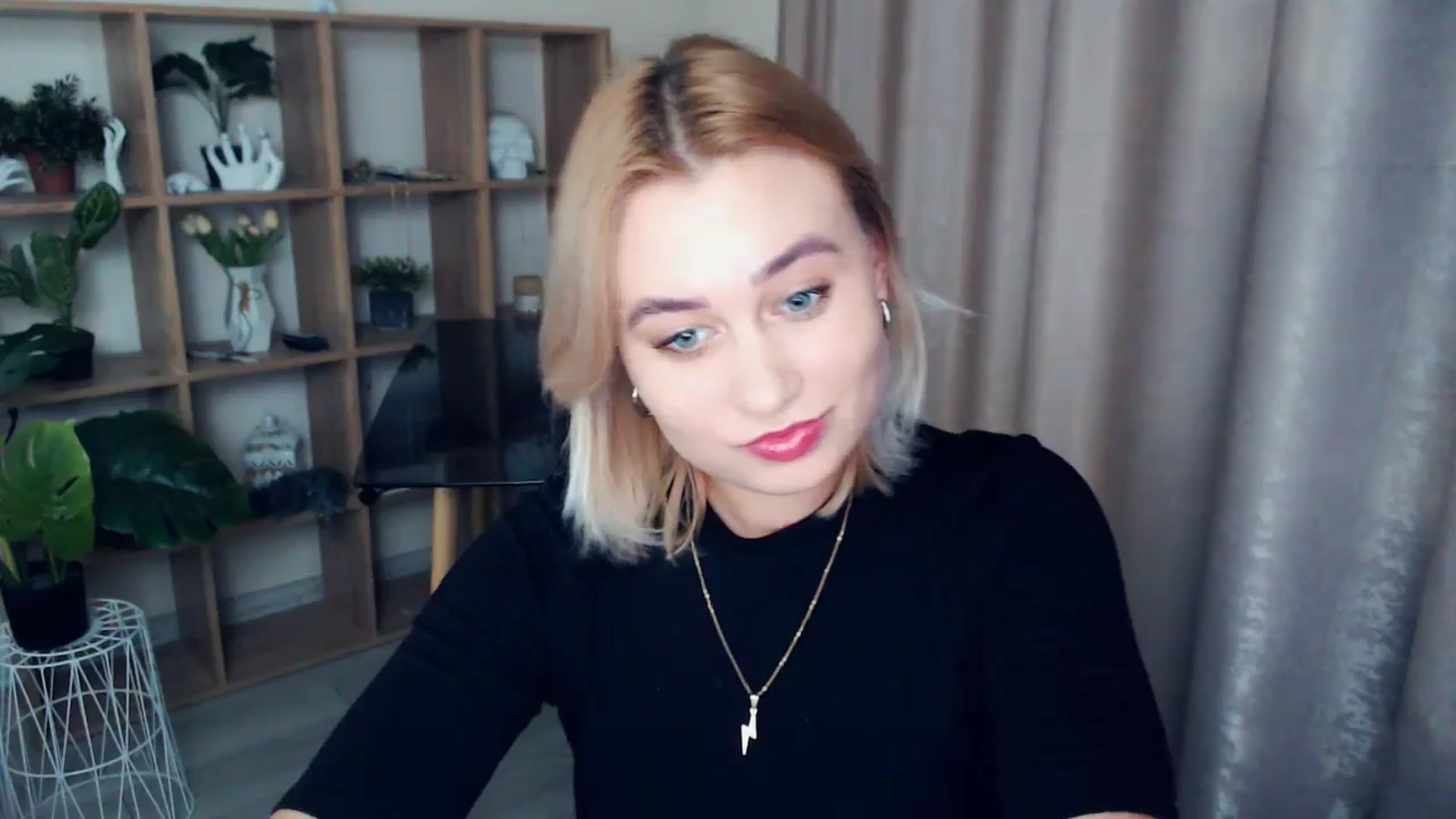 Gallery image thumbnail from Kukla_kolduna's myfreecams stream on, 01/08/2025, 16:07 image 16 of 20