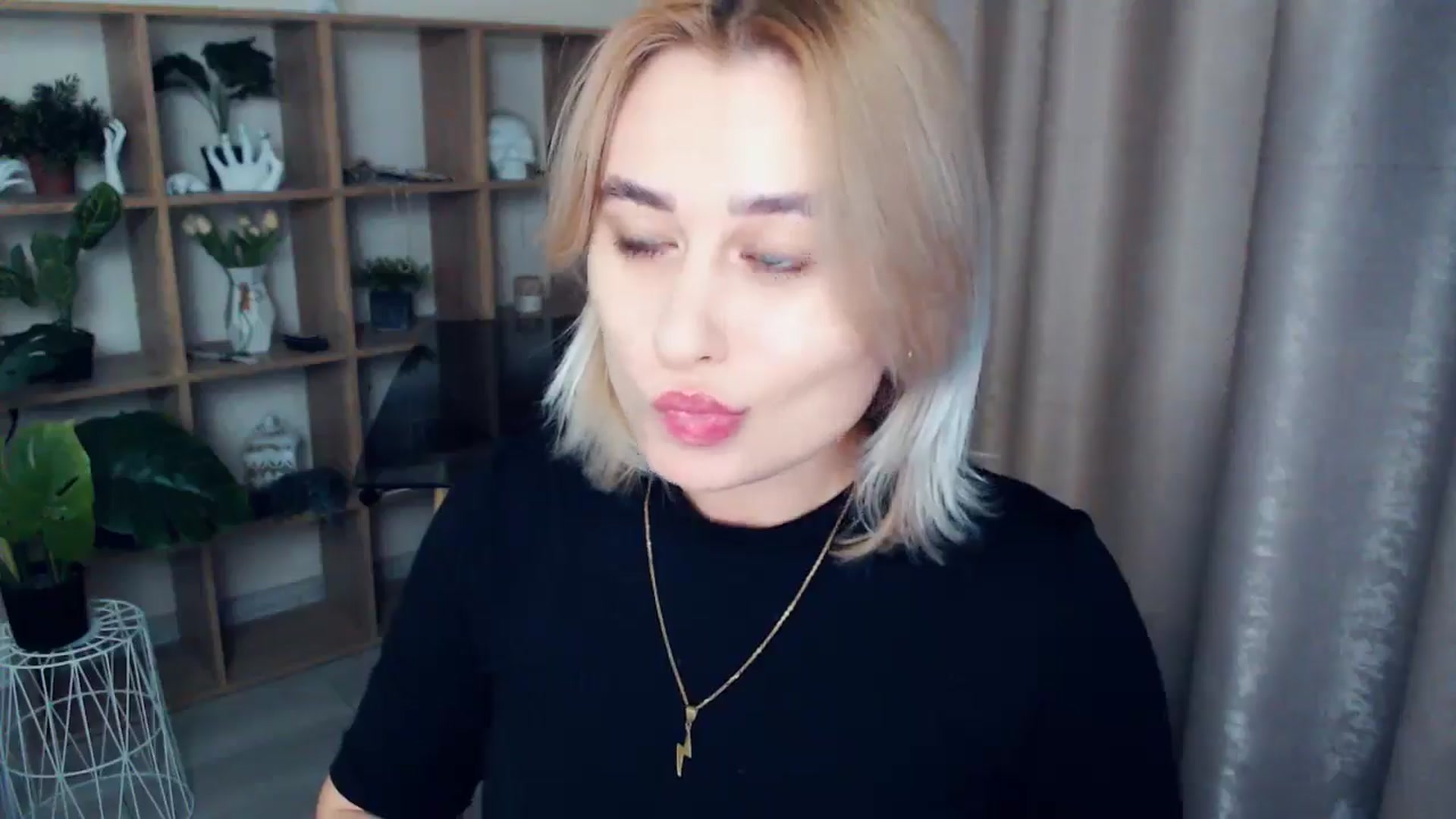 Gallery image thumbnail from Kukla_kolduna's myfreecams stream on, 01/08/2025, 16:07 image 13 of 20