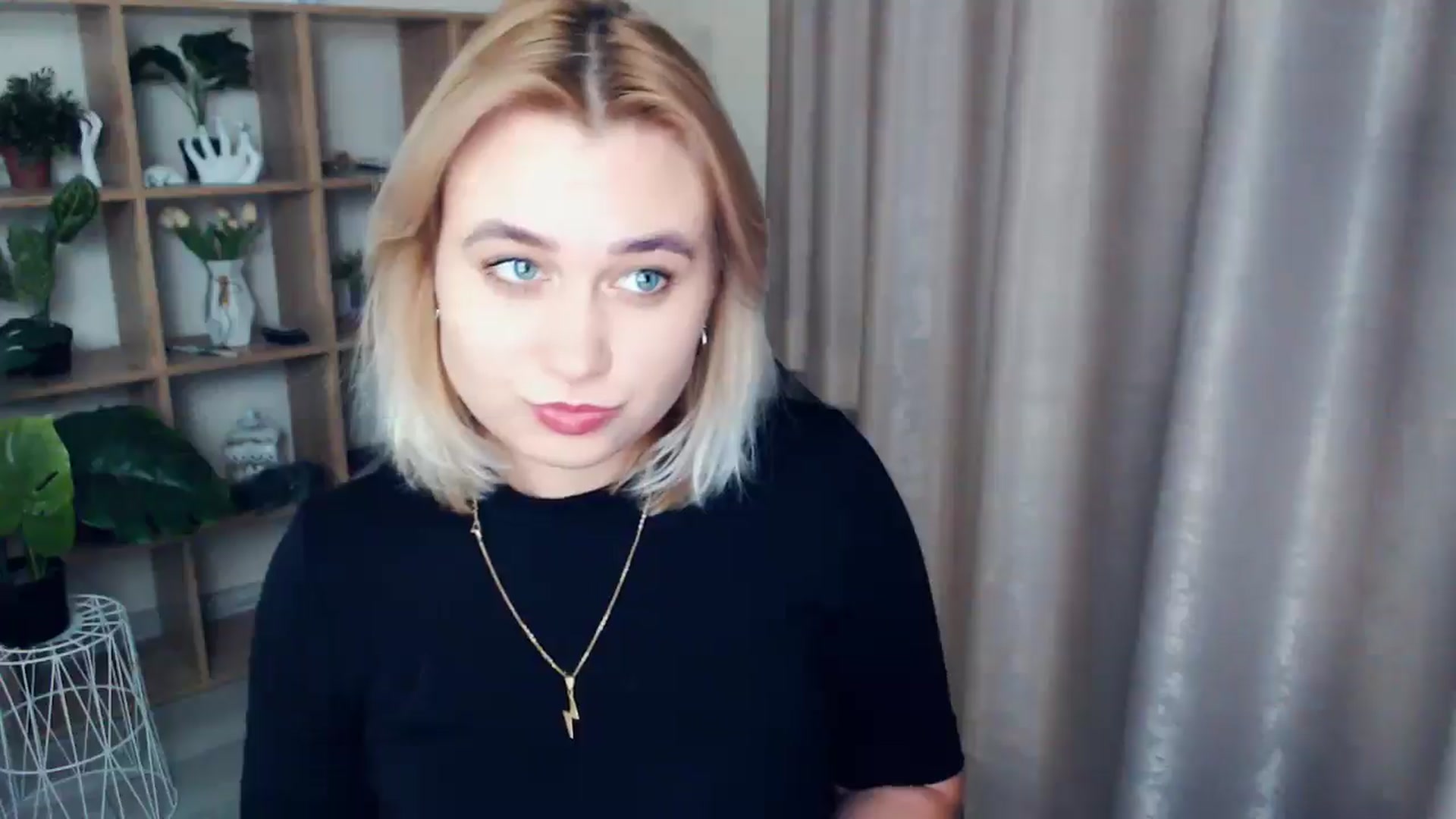 Gallery image thumbnail from Kukla_kolduna's myfreecams stream on, 01/08/2025, 19:07 image 18 of 20