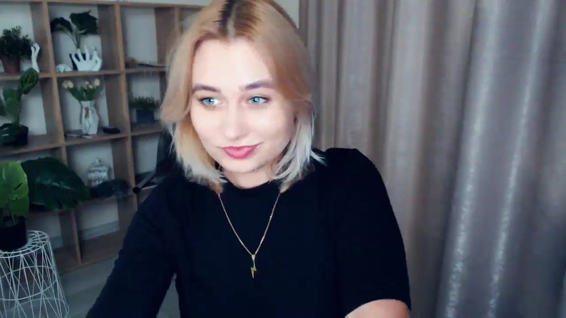 Gallery image thumbnail from Kukla_kolduna's myfreecams stream on, 01/08/2025, 19:07 image 14 of 20