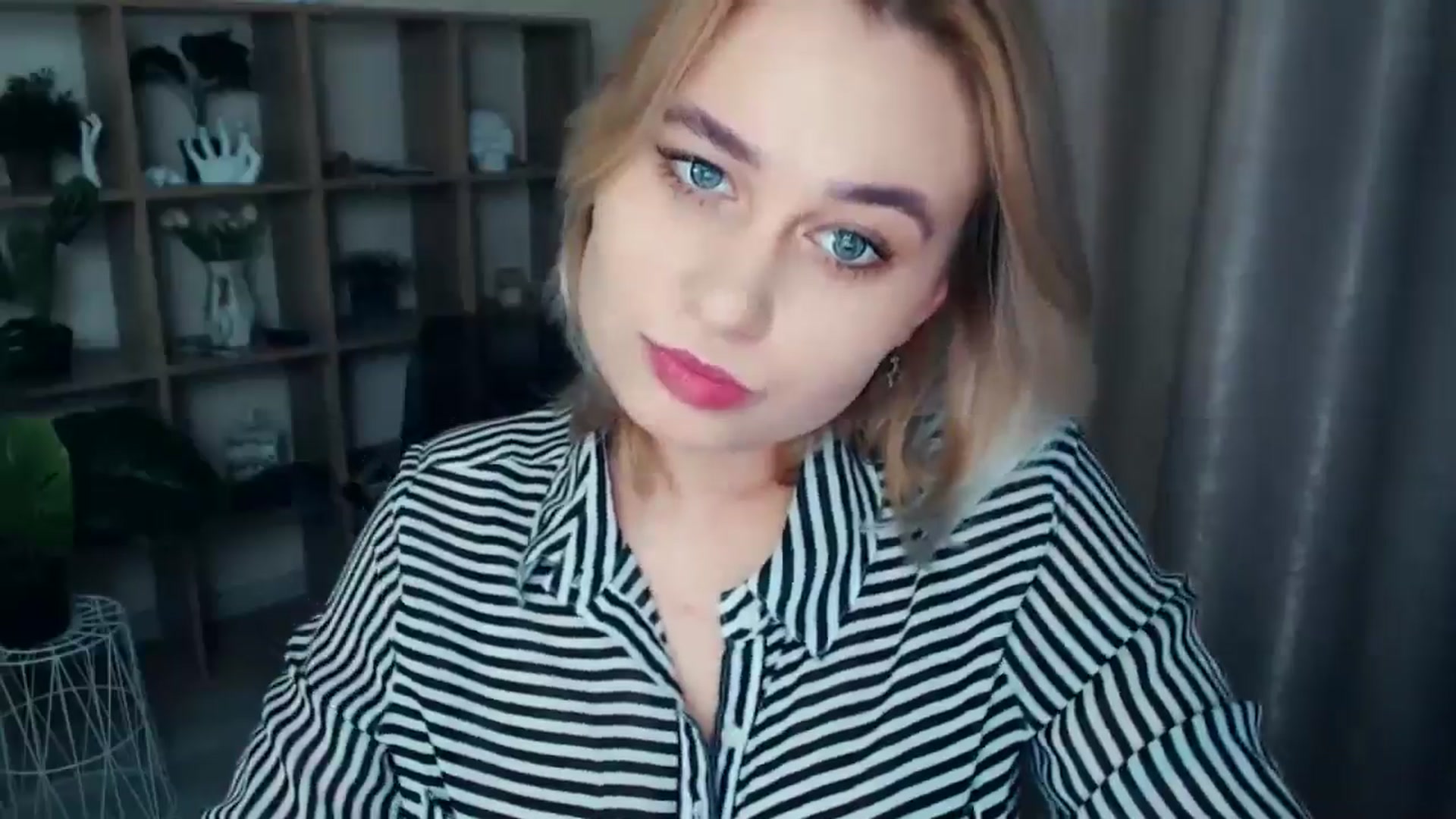 Gallery image thumbnail from Kukla_kolduna's myfreecams stream on, 01/09/2025, 14:57 image 19 of 20