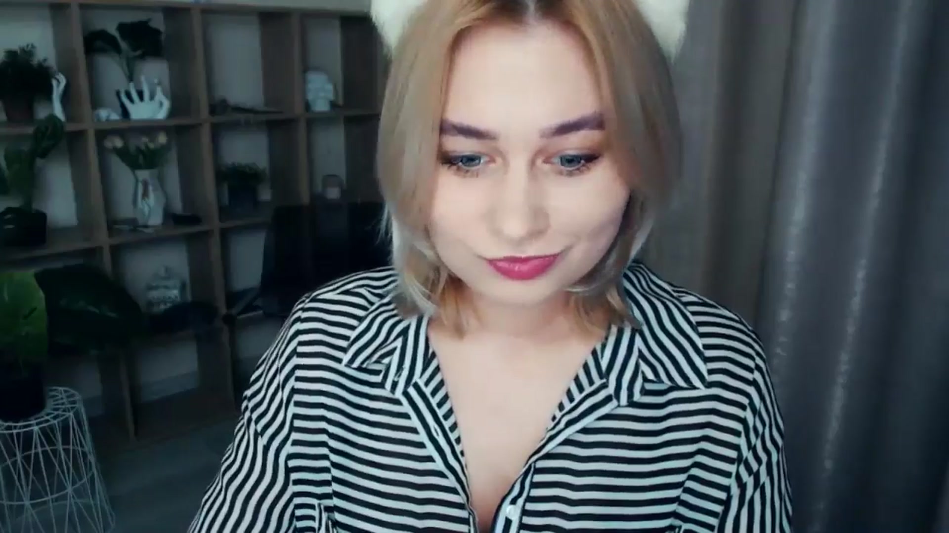 Gallery image thumbnail from Kukla_kolduna's myfreecams stream on, 01/09/2025, 14:57 image 12 of 20