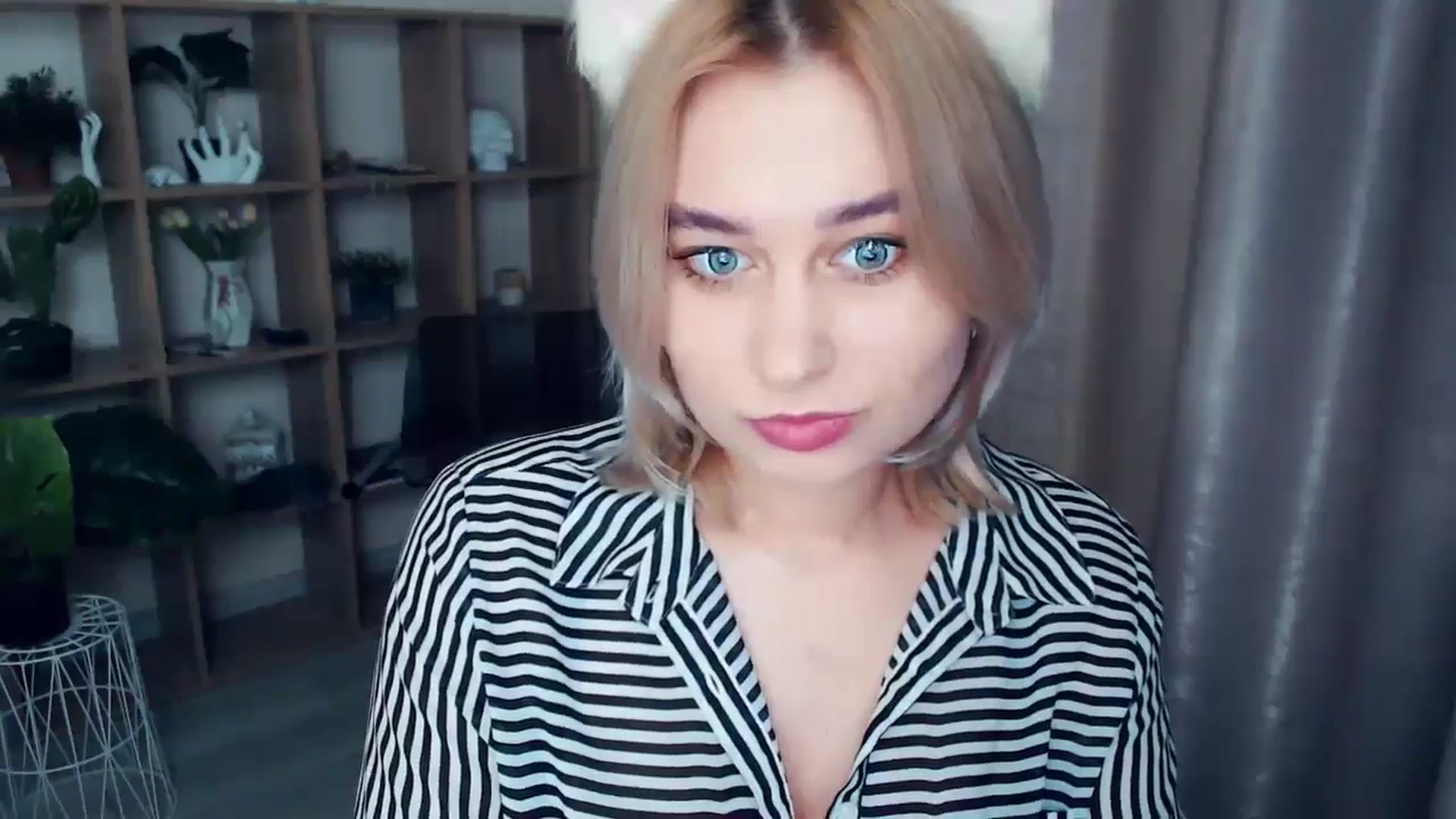 Gallery image thumbnail from Kukla_kolduna's myfreecams stream on, 01/09/2025, 14:57 image 14 of 20