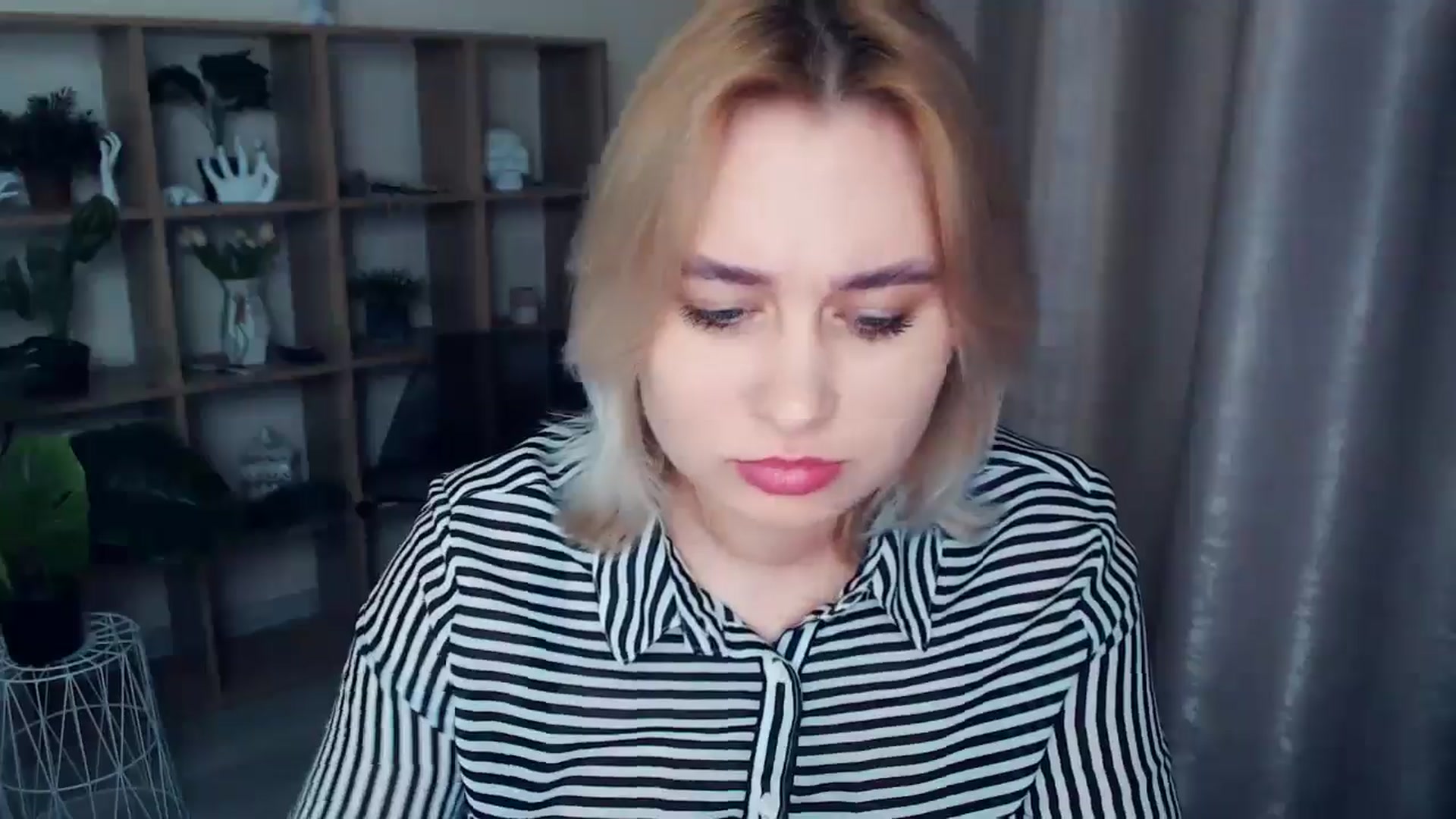 Gallery image thumbnail from Kukla_kolduna's myfreecams stream on, 01/09/2025, 16:47 image 4 of 20