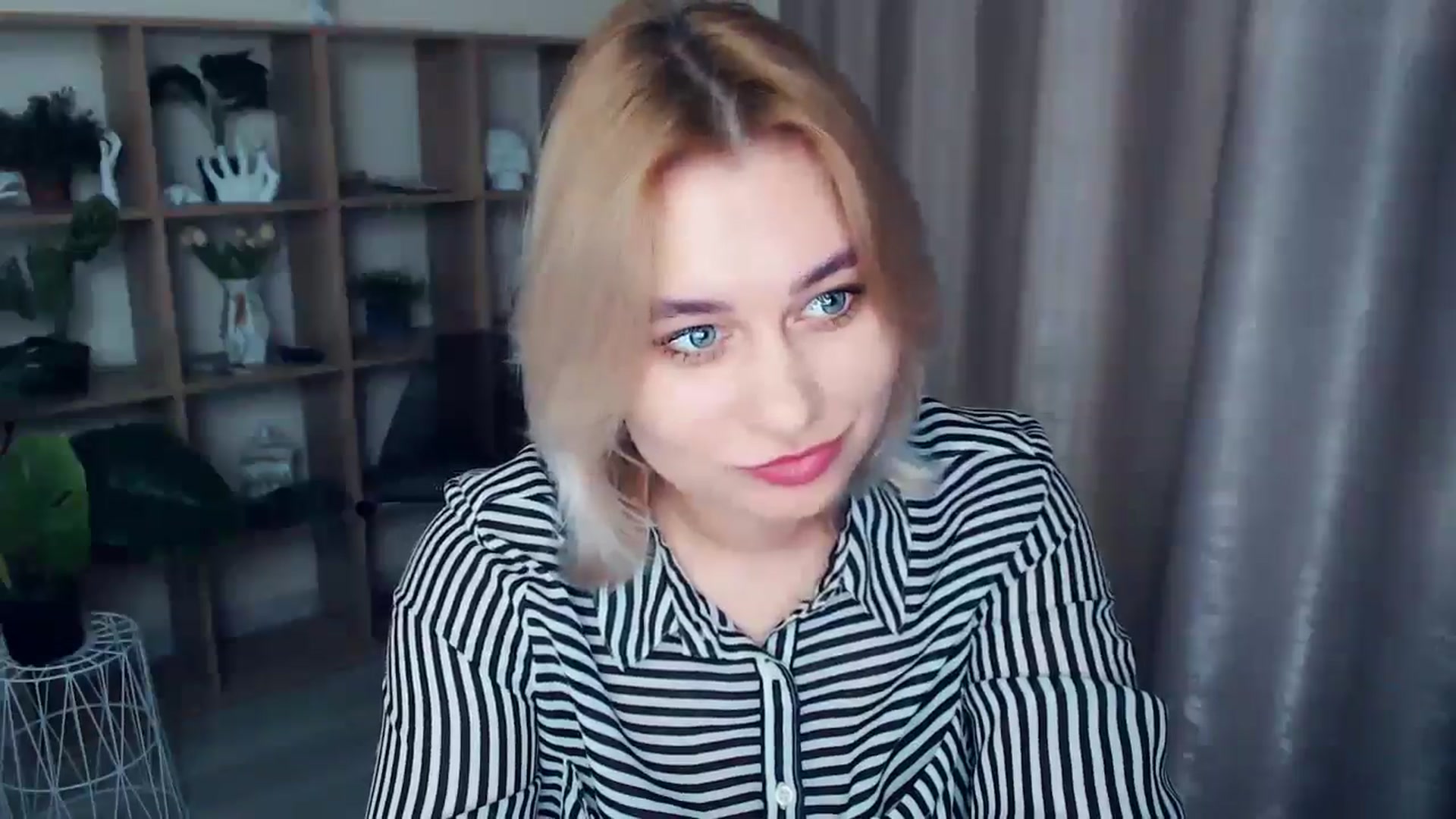 Gallery image thumbnail from Kukla_kolduna's myfreecams stream on, 01/09/2025, 16:47 image 11 of 20