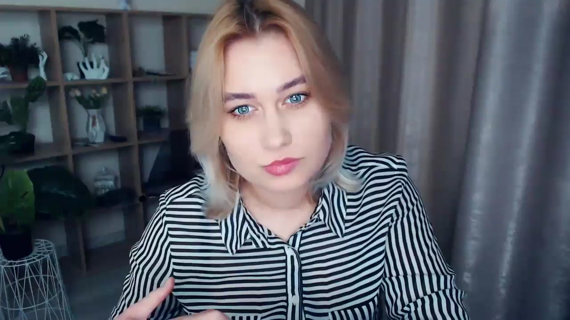 Gallery image thumbnail from Kukla_kolduna's myfreecams stream on, 01/09/2025, 16:47 image 8 of 20