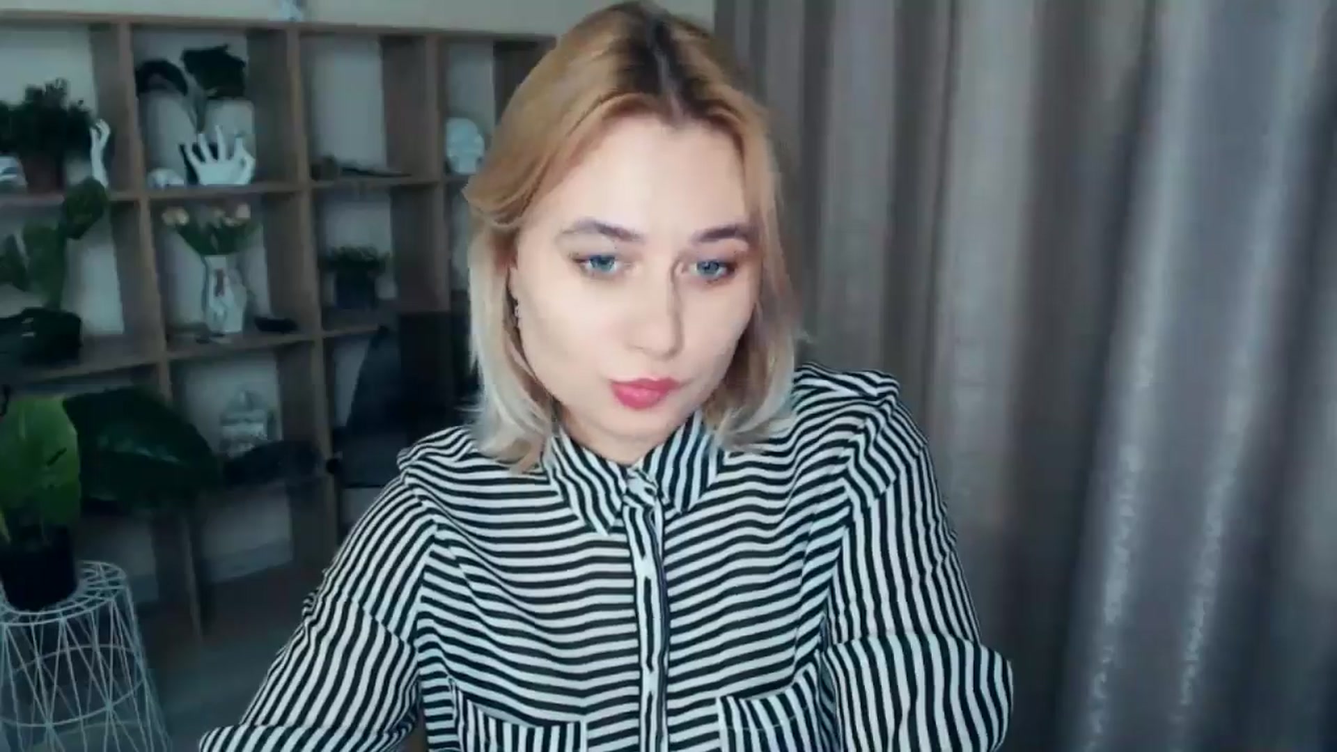 Gallery image thumbnail from Kukla_kolduna's myfreecams stream on, 01/09/2025, 17:49 image 18 of 20