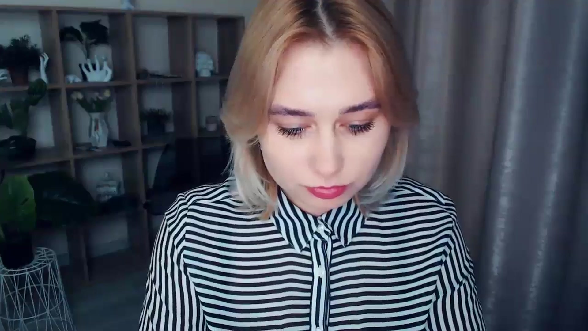 Gallery image thumbnail from Kukla_kolduna's myfreecams stream on, 01/09/2025, 17:49 image 11 of 20