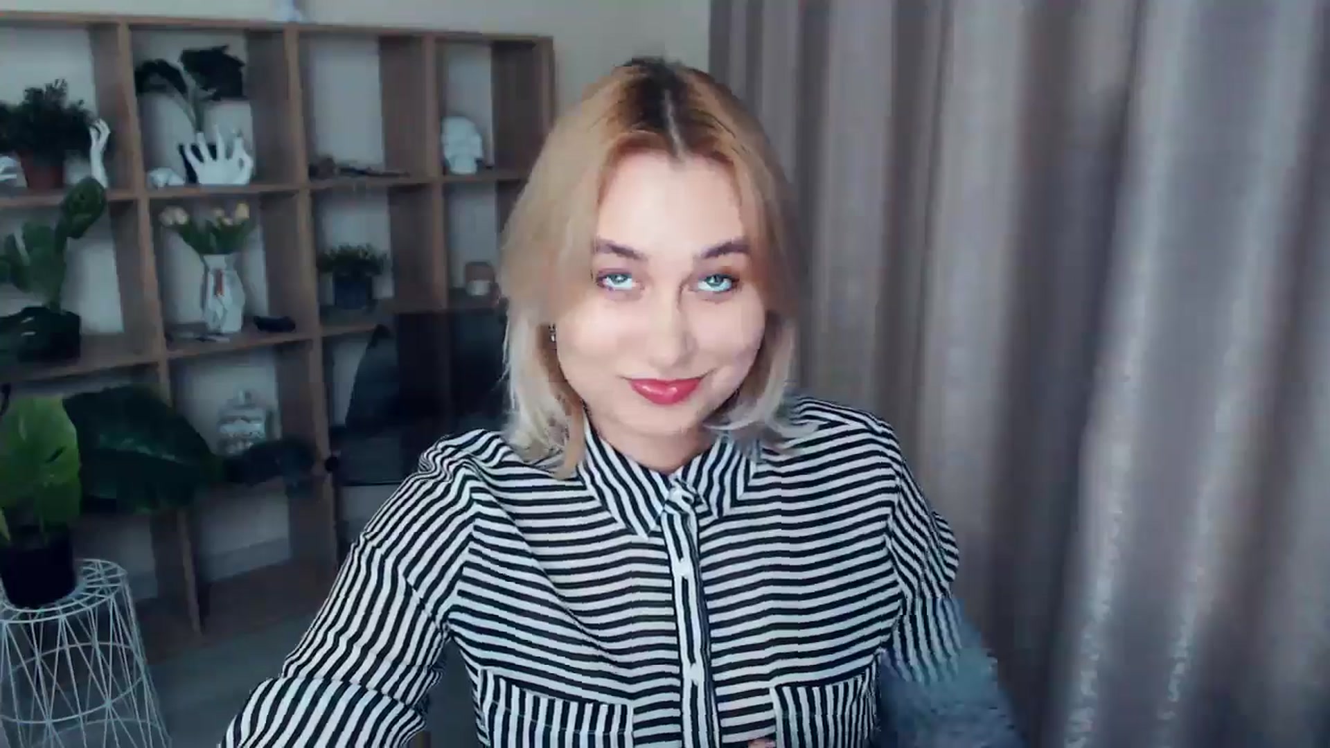 Gallery image thumbnail from Kukla_kolduna's myfreecams stream on, 01/09/2025, 17:49 image 14 of 20