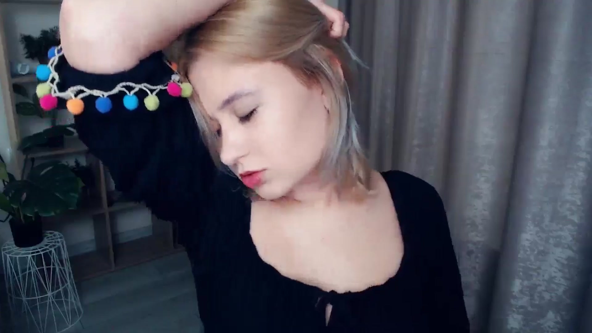 Gallery image thumbnail from Kukla_kolduna's myfreecams stream on, 01/10/2025, 16:48 image 7 of 20