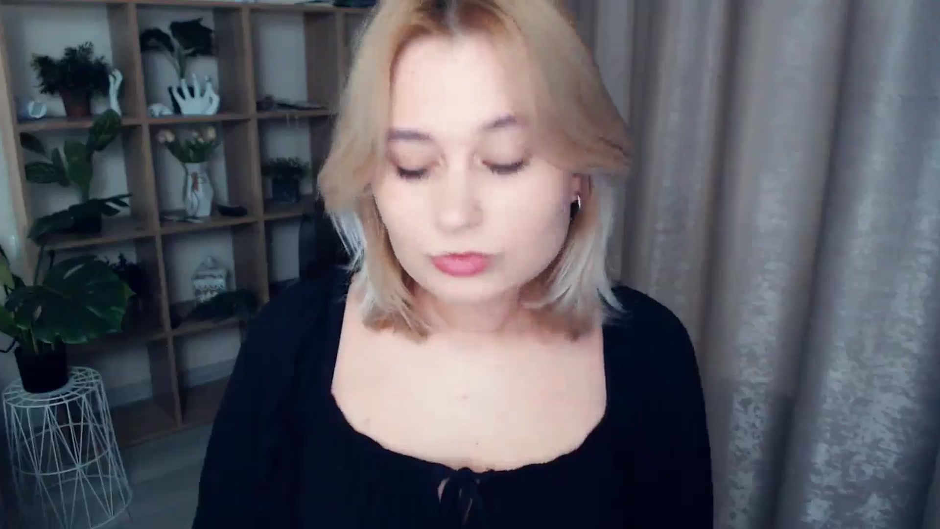 Gallery image thumbnail from Kukla_kolduna's myfreecams stream on, 01/10/2025, 16:48 image 6 of 20