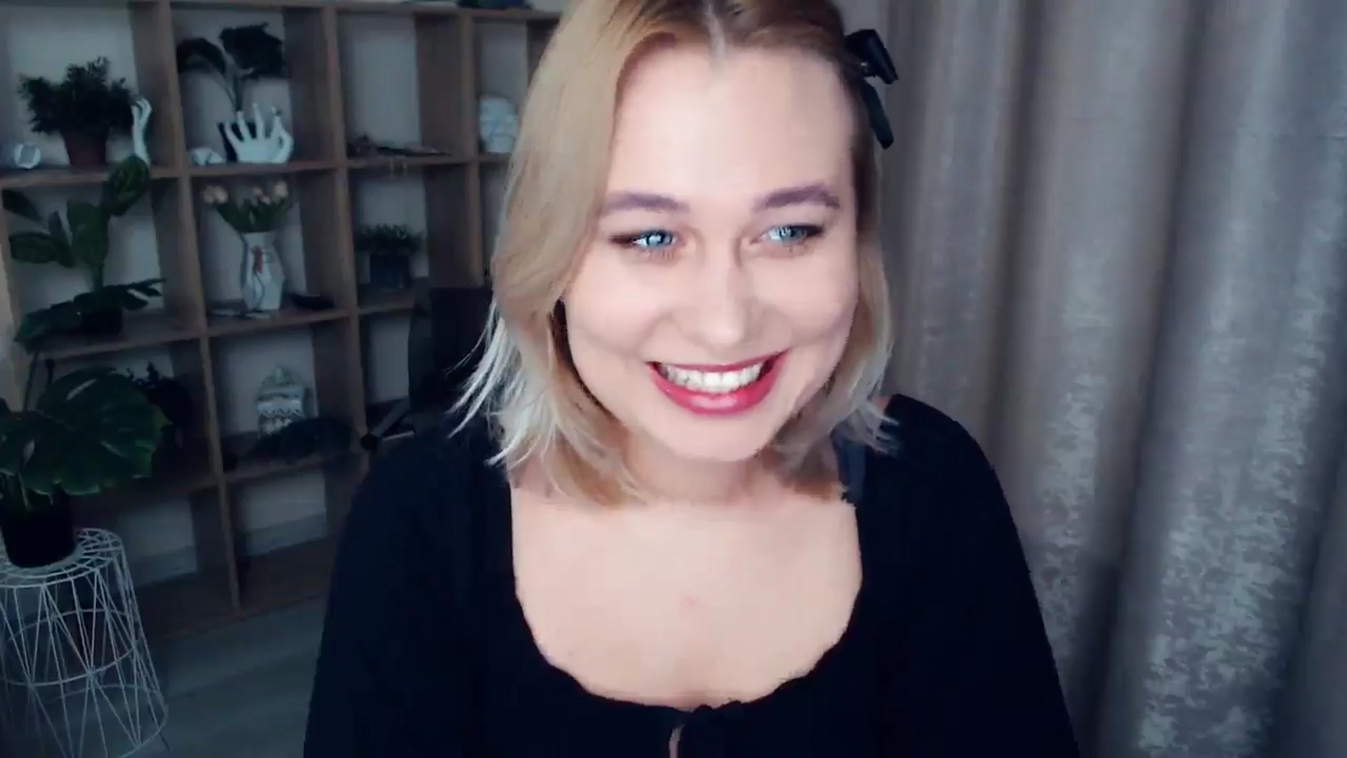 Gallery image thumbnail from Kukla_kolduna's myfreecams stream on, 01/10/2025, 16:48 image 17 of 20