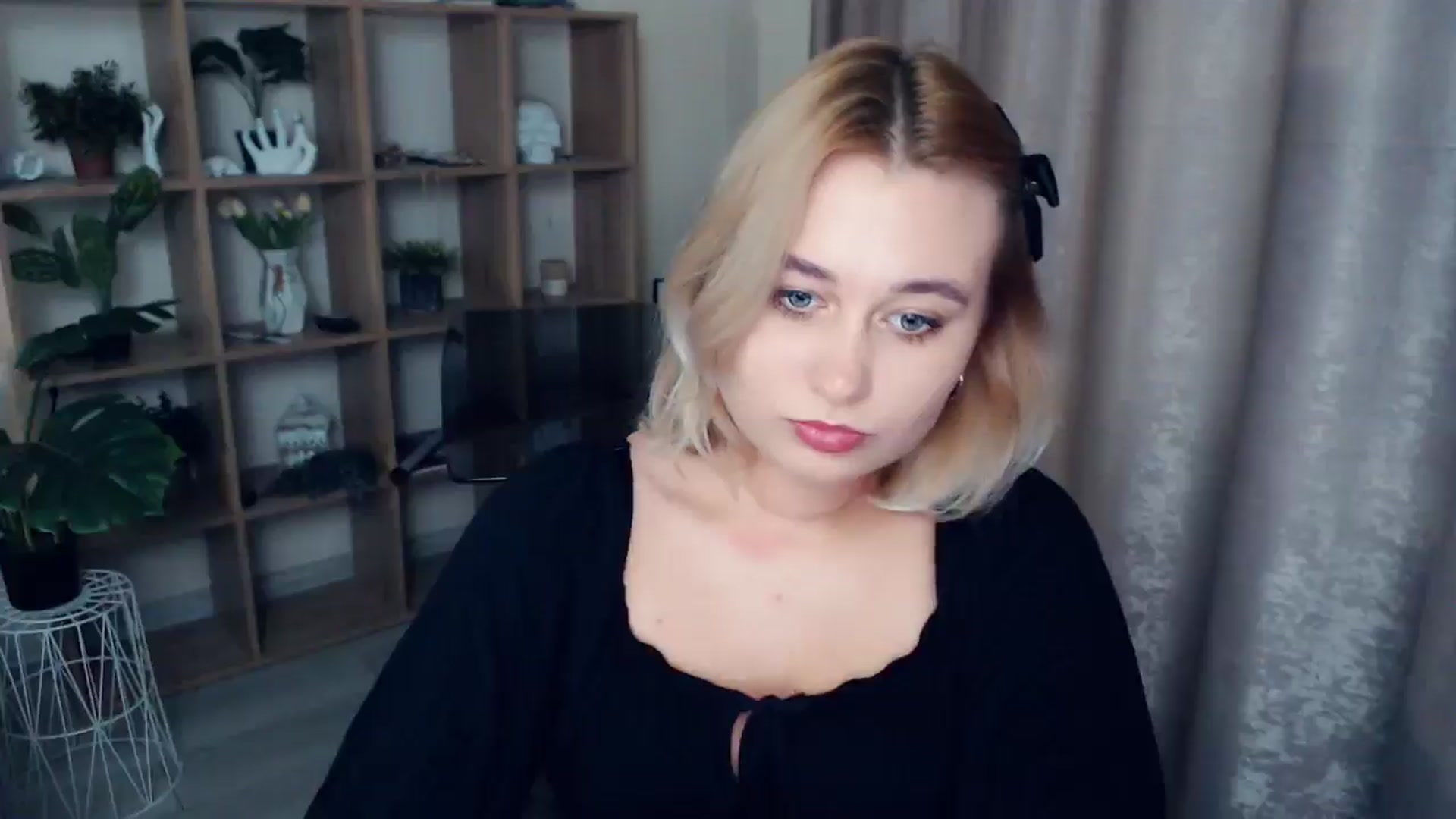 Gallery image thumbnail from Kukla_kolduna's myfreecams stream on, 01/10/2025, 16:48 image 19 of 20