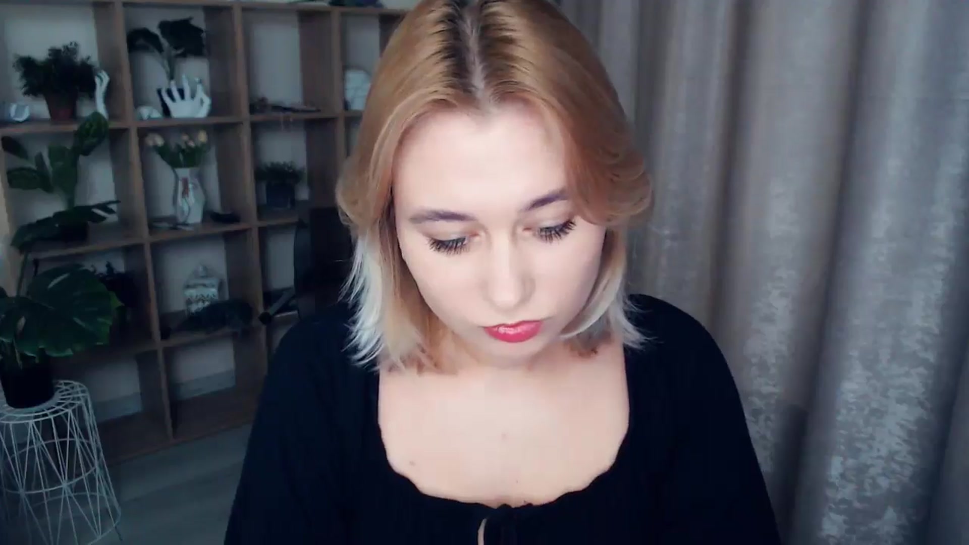 Gallery image thumbnail from Kukla_kolduna's myfreecams stream on, 01/10/2025, 16:48 image 12 of 20