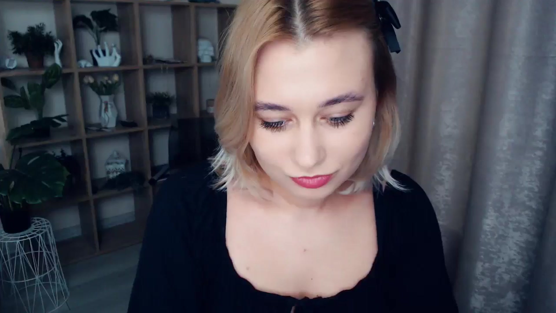 Gallery image thumbnail from Kukla_kolduna's myfreecams stream on, 01/10/2025, 16:48 image 18 of 20