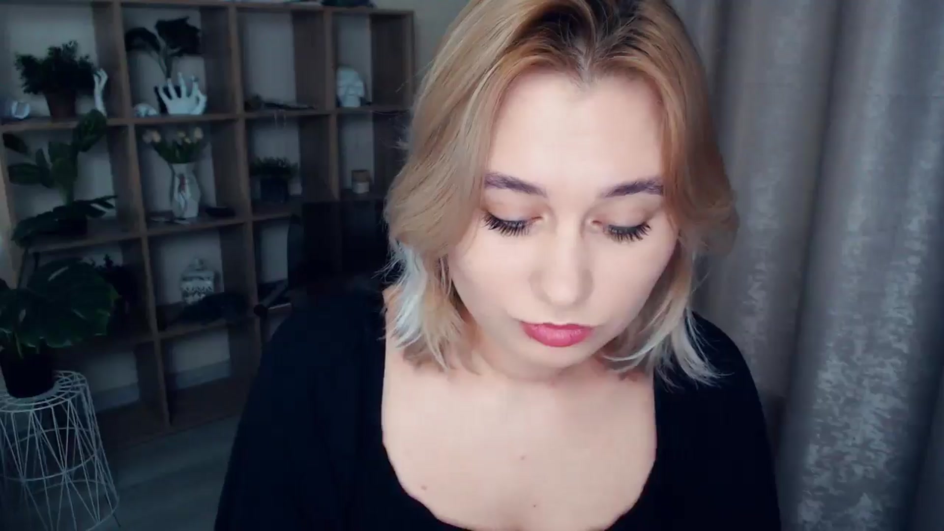 Gallery image thumbnail from Kukla_kolduna's myfreecams stream on, 01/10/2025, 16:48 image 9 of 20