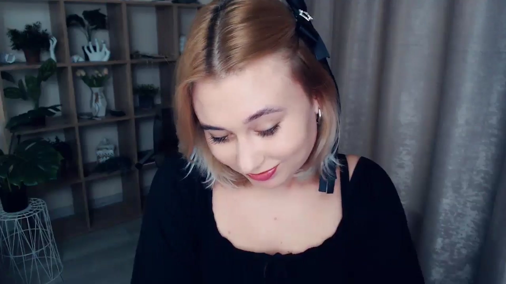 Gallery image thumbnail from Kukla_kolduna's myfreecams stream on, 01/10/2025, 16:48 image 16 of 20