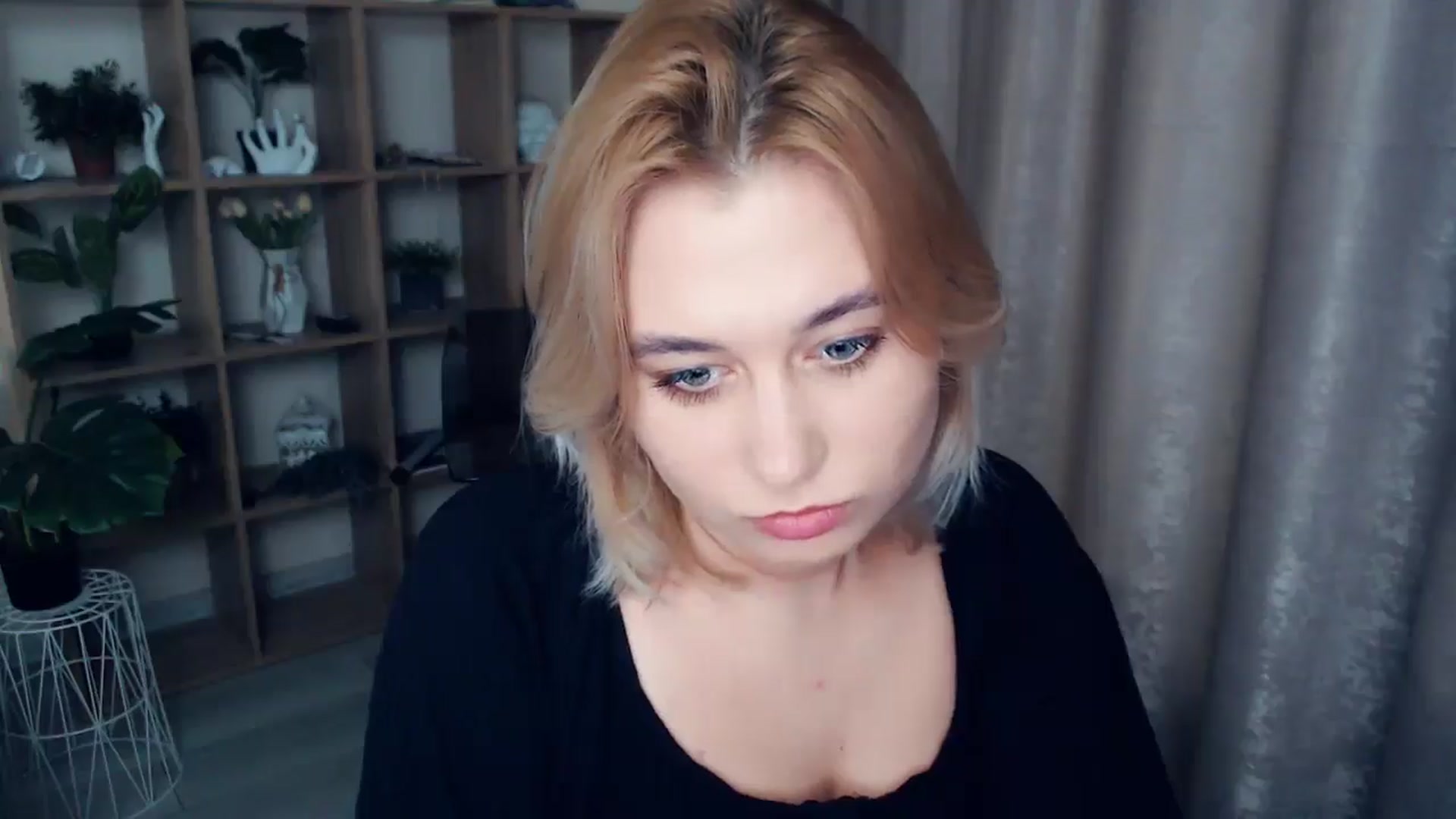 Gallery image thumbnail from Kukla_kolduna's myfreecams stream on, 01/10/2025, 18:52 image 14 of 20
