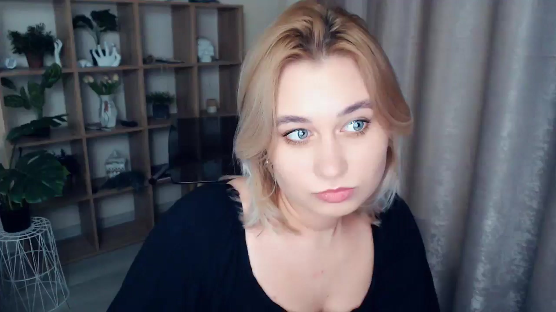 Gallery image thumbnail from Kukla_kolduna's myfreecams stream on, 01/10/2025, 18:52 image 12 of 20