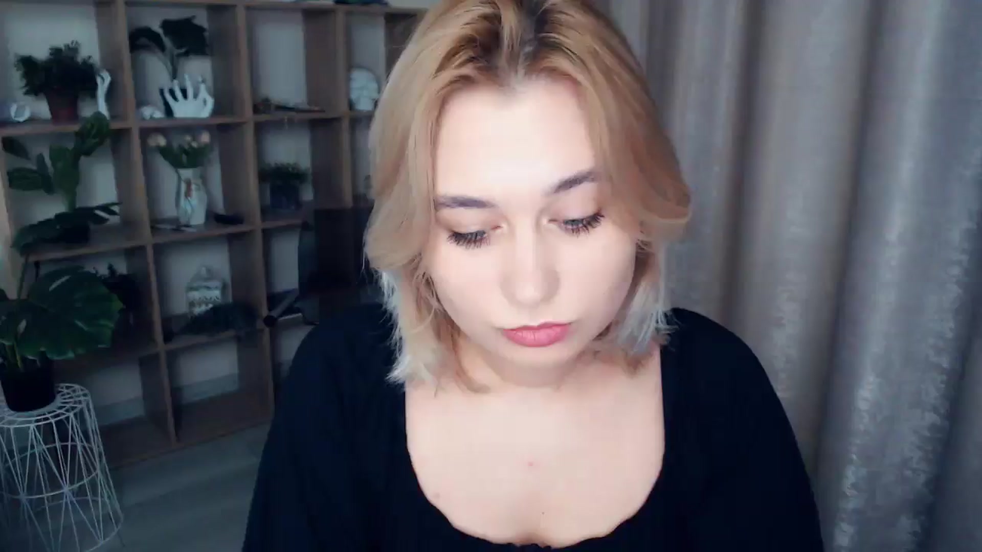 Gallery image thumbnail from Kukla_kolduna's myfreecams stream on, 01/10/2025, 18:52 image 16 of 20