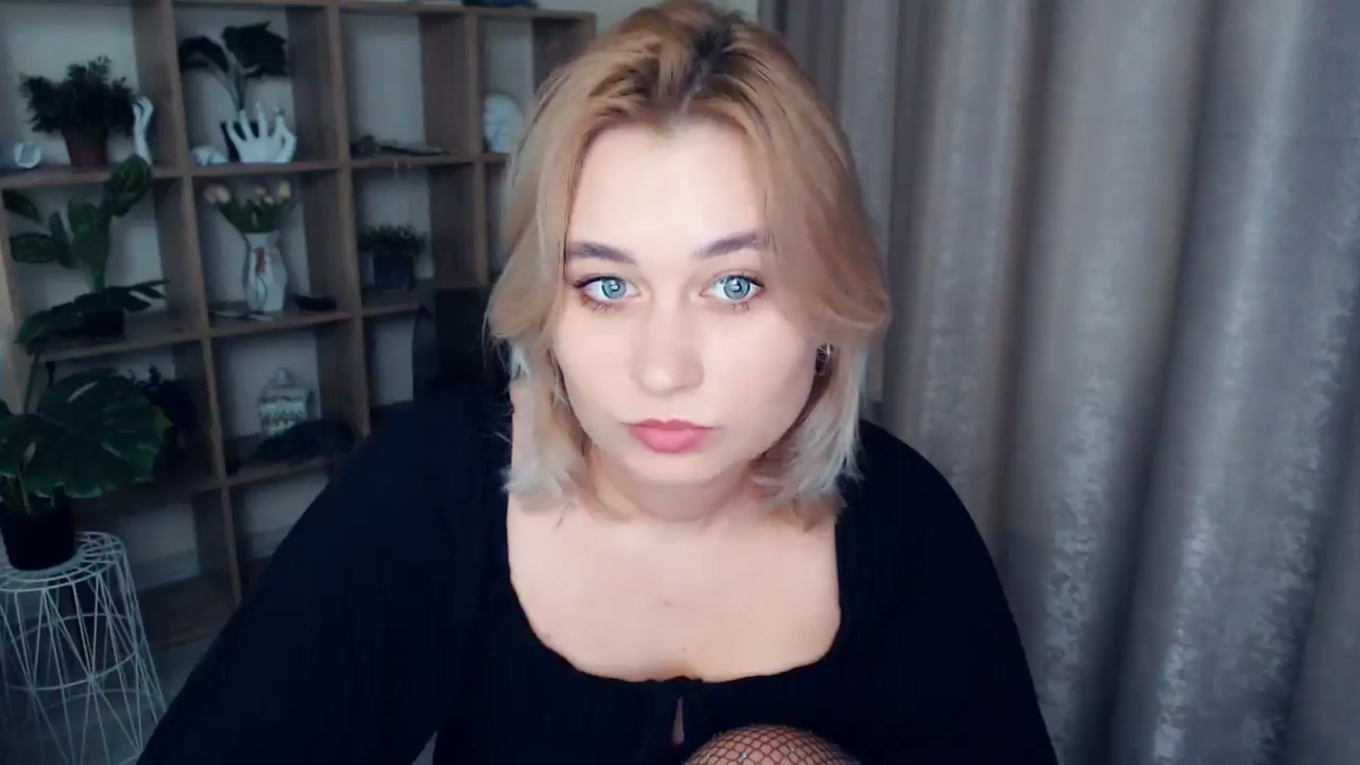 Gallery image thumbnail from Kukla_kolduna's myfreecams stream on, 01/10/2025, 18:52 image 19 of 20
