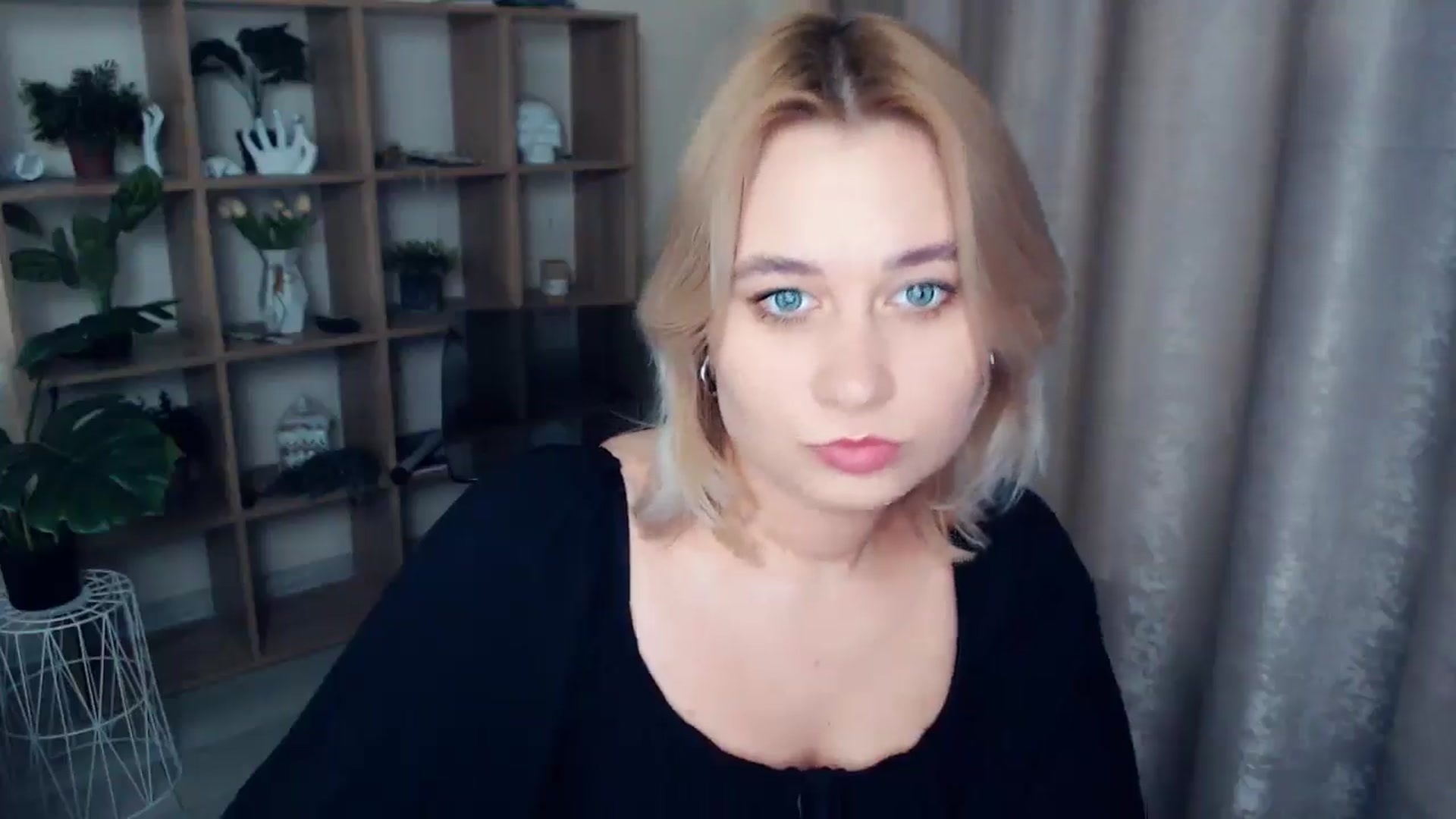 Gallery image thumbnail from Kukla_kolduna's myfreecams stream on, 01/10/2025, 18:52 image 8 of 20