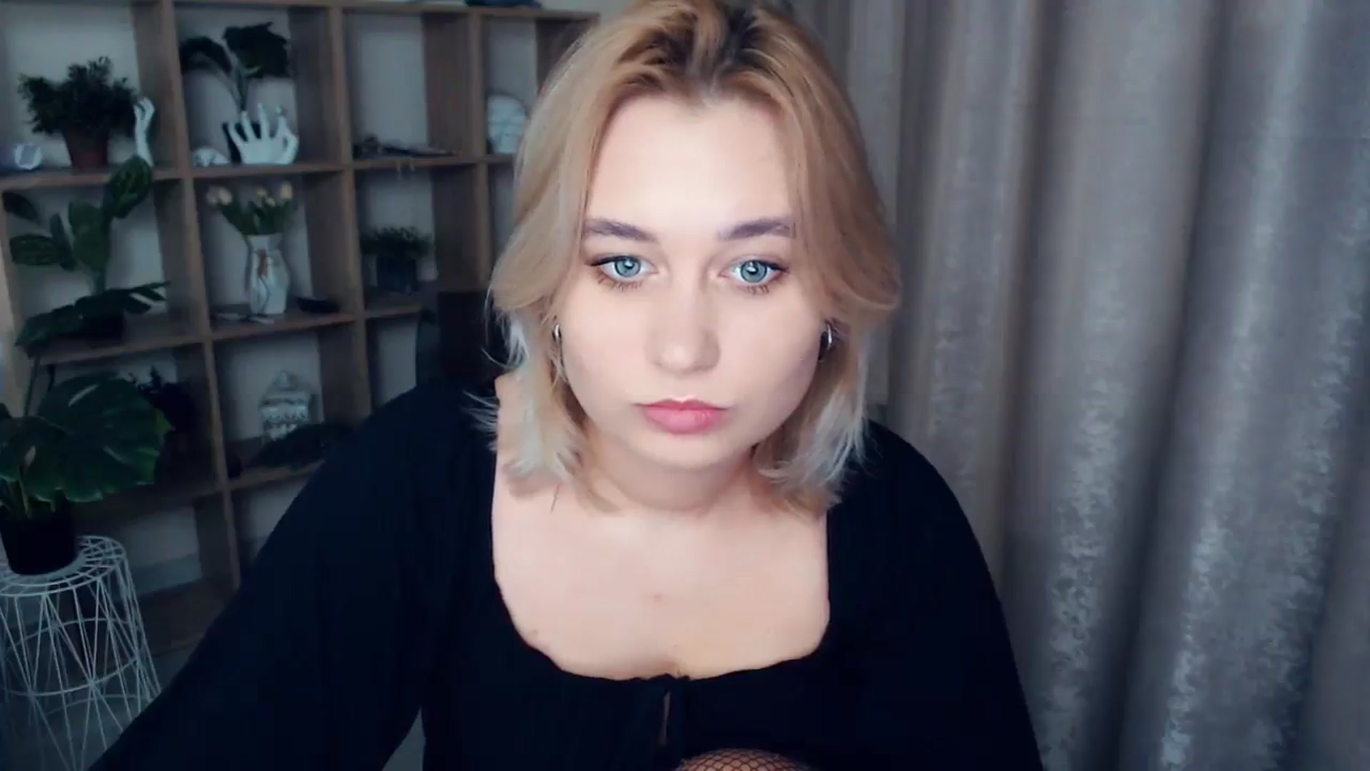 Gallery image thumbnail from Kukla_kolduna's myfreecams stream on, 01/10/2025, 18:52 image 17 of 20