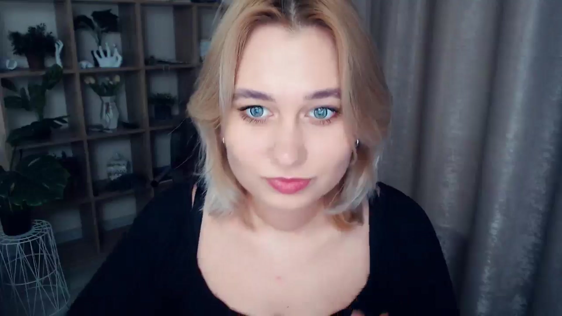 Gallery image thumbnail from Kukla_kolduna's myfreecams stream on, 01/10/2025, 18:52 image 7 of 20
