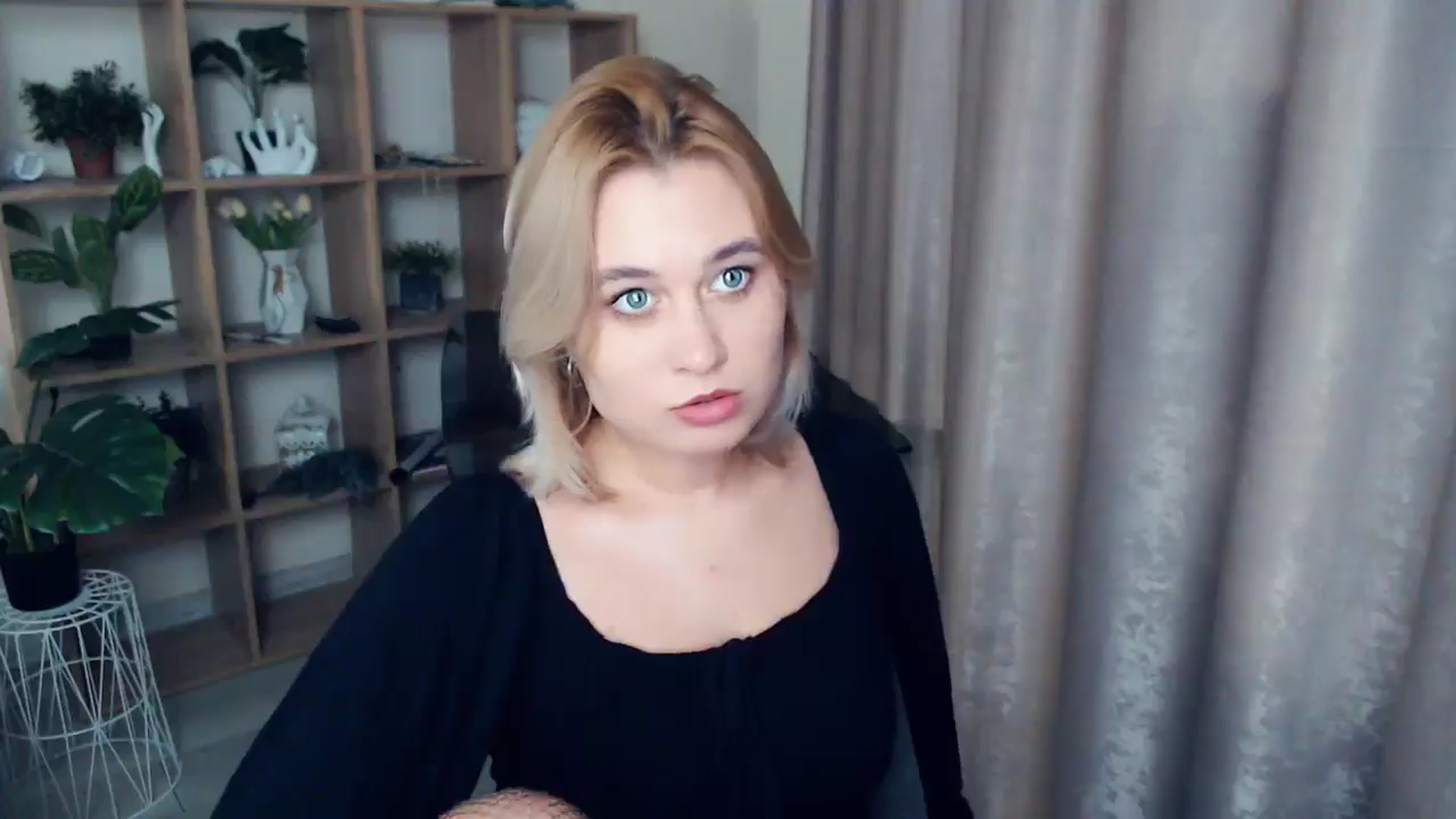 Gallery image thumbnail from Kukla_kolduna's myfreecams stream on, 01/10/2025, 18:52 image 10 of 20