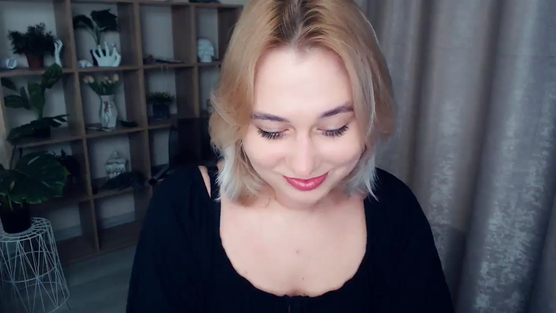 Gallery image thumbnail from Kukla_kolduna's myfreecams stream on, 01/10/2025, 18:52 image 3 of 20