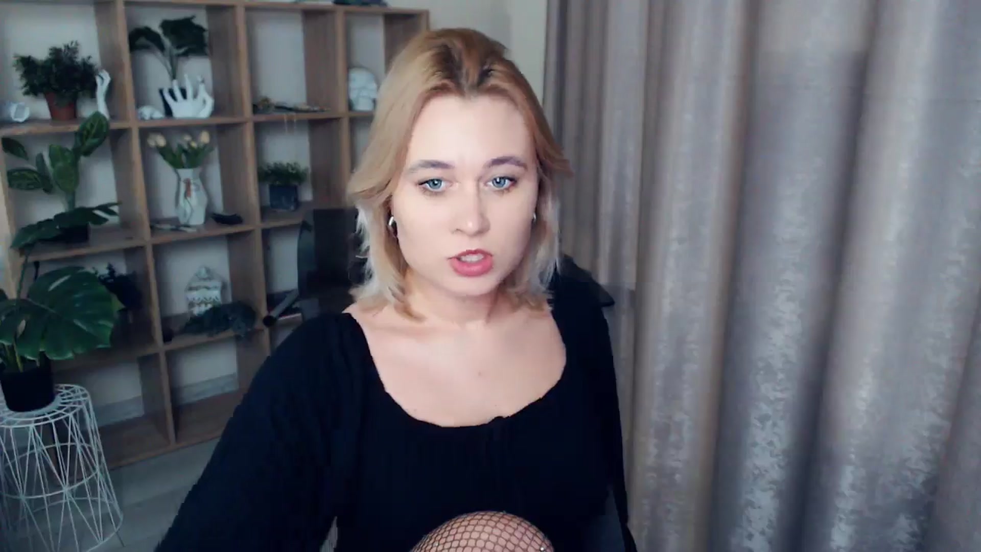 Gallery image thumbnail from Kukla_kolduna's myfreecams stream on, 01/10/2025, 18:52 image 9 of 20