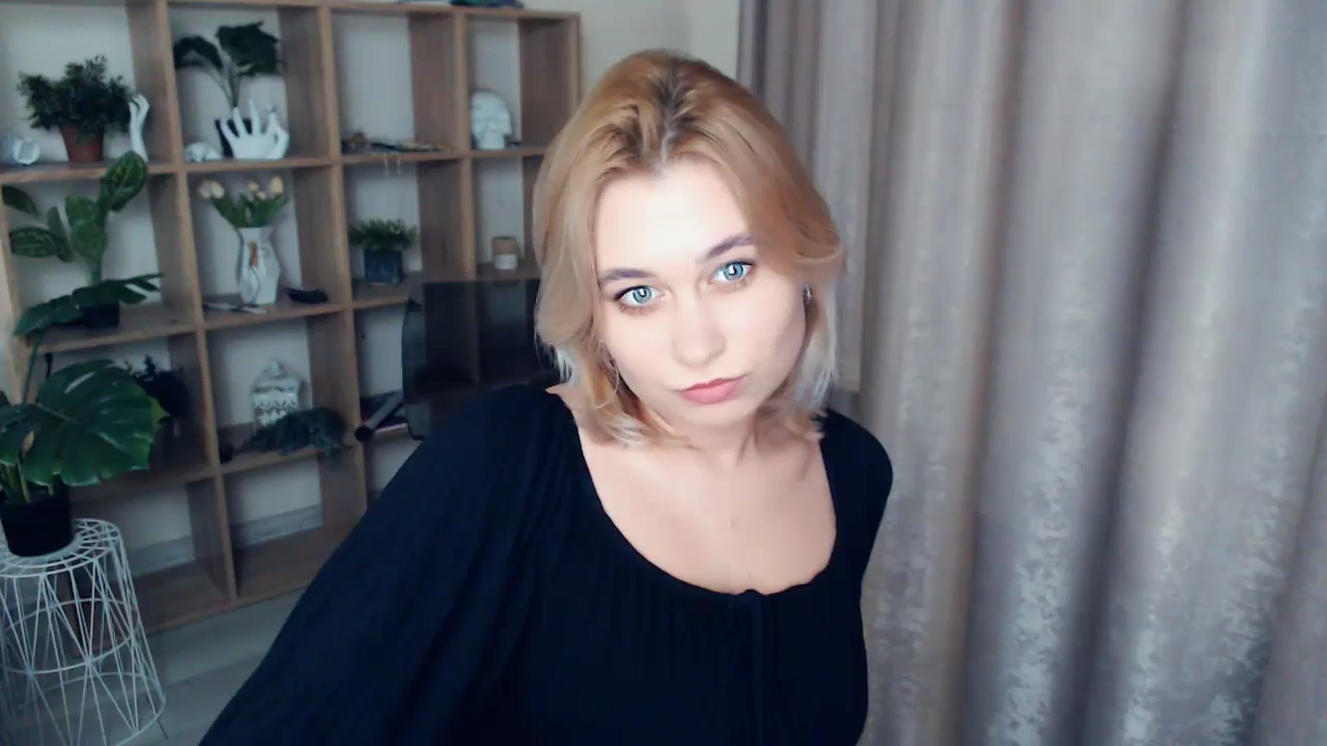 Gallery image thumbnail from Kukla_kolduna's myfreecams stream on, 01/10/2025, 18:52 image 13 of 20