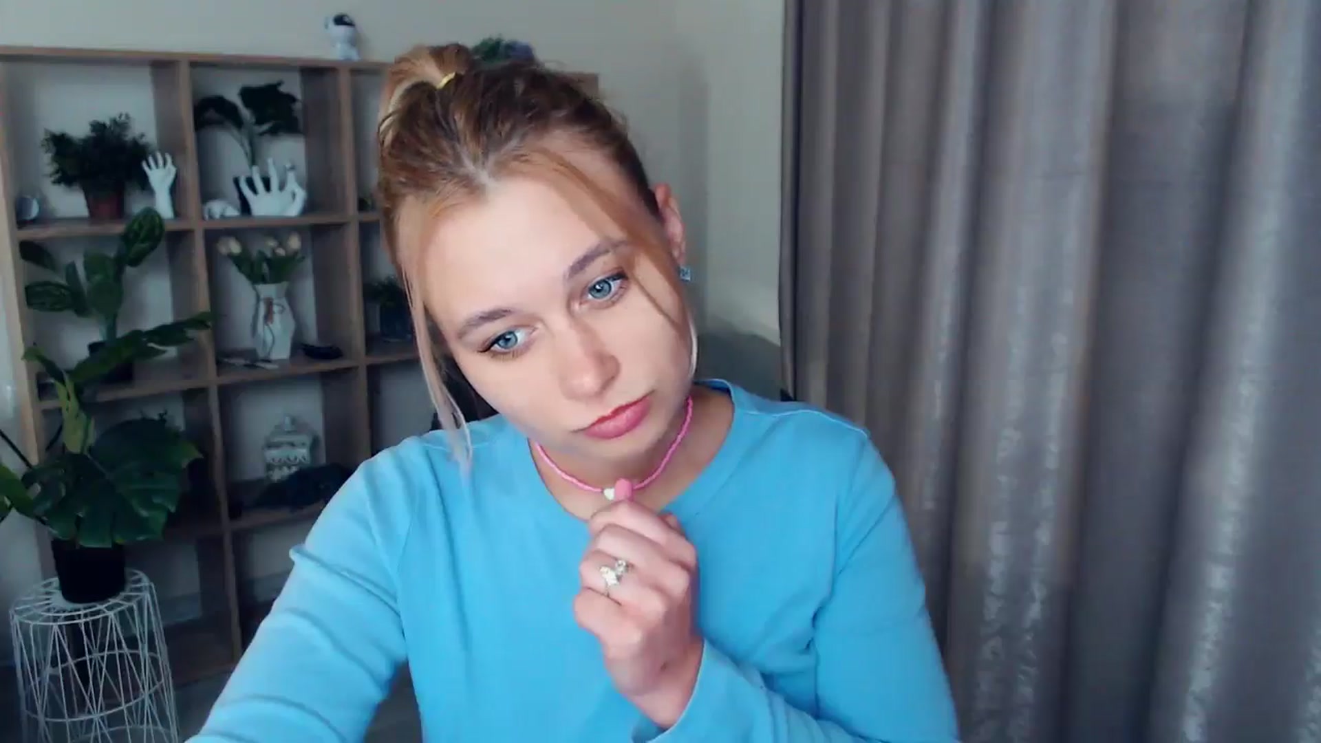 Gallery image thumbnail from Kukla_kolduna's myfreecams stream on, 02/07/2025, 16:18 image 15 of 20