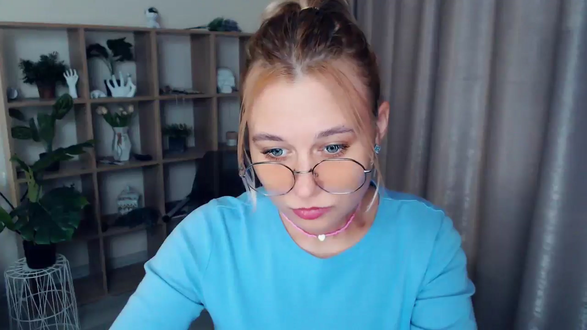 Gallery image thumbnail from Kukla_kolduna's myfreecams stream on, 02/07/2025, 16:18 image 3 of 20