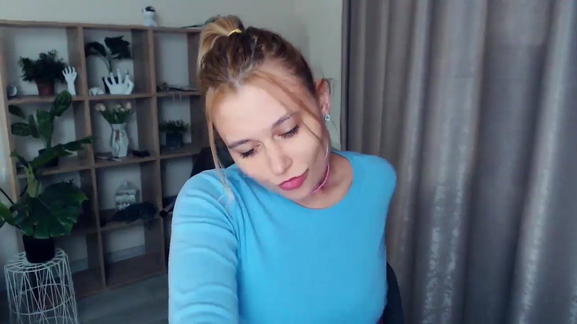 Gallery image thumbnail from Kukla_kolduna's myfreecams stream on, 02/07/2025, 16:18 image 13 of 20