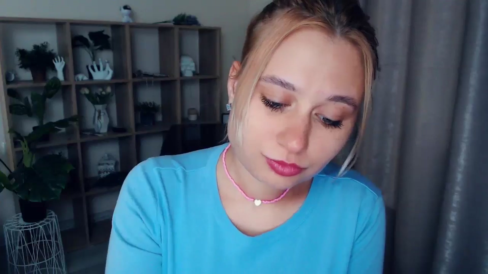 Gallery image thumbnail from Kukla_kolduna's myfreecams stream on, 02/07/2025, 16:18 image 12 of 20