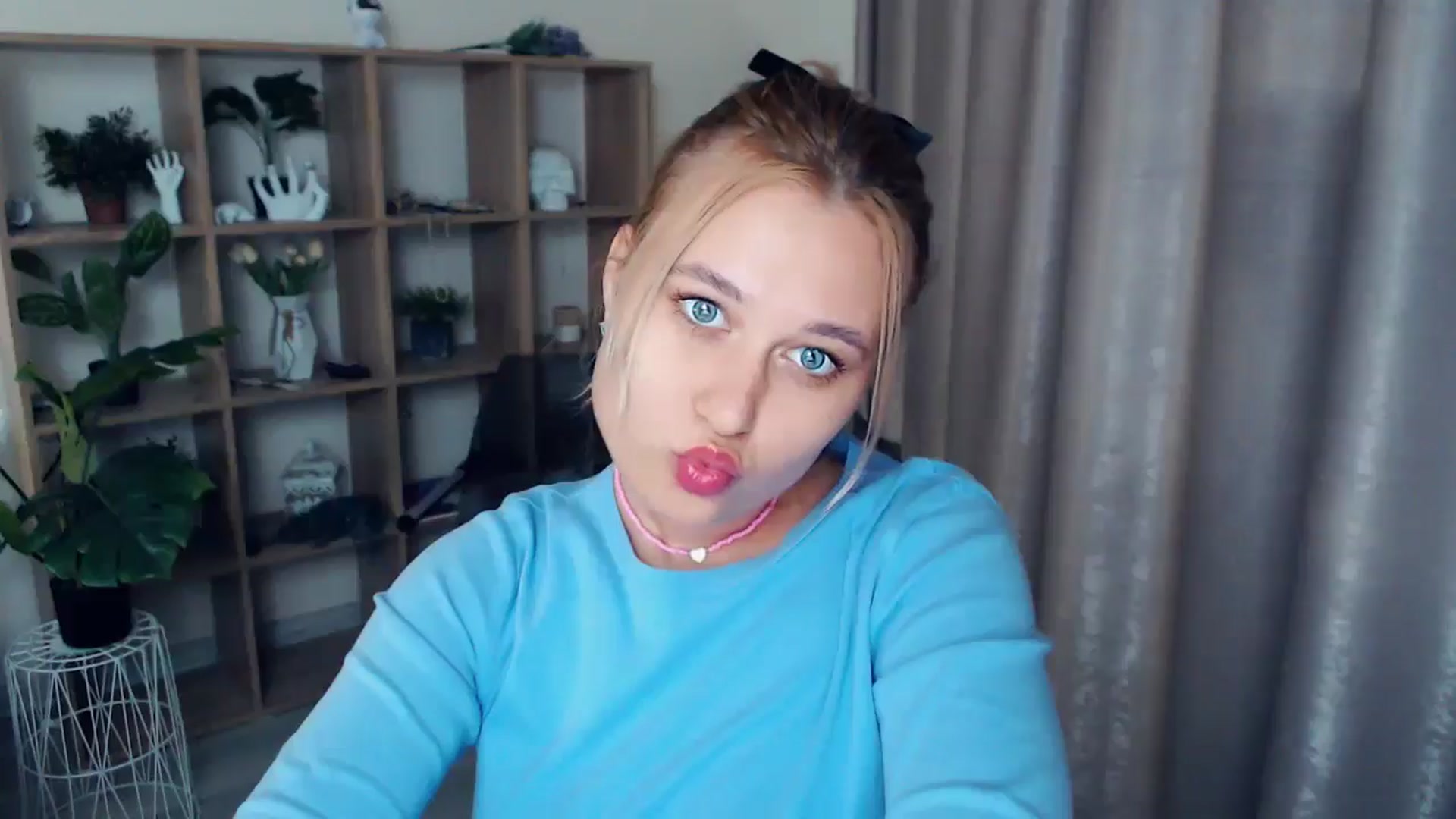 Gallery image thumbnail from Kukla_kolduna's myfreecams stream on, 02/07/2025, 18:17 image 15 of 20