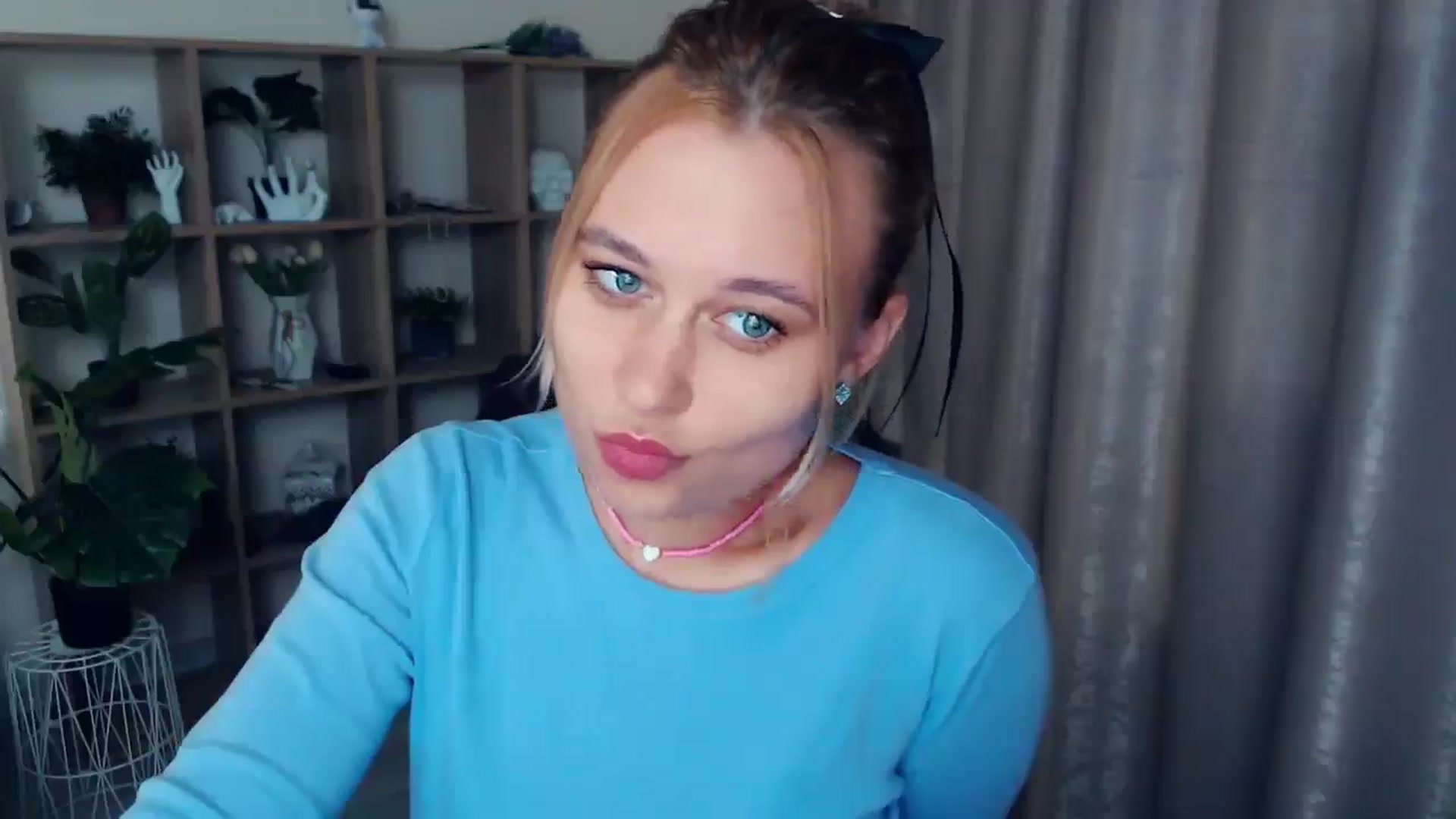 Gallery image thumbnail from Kukla_kolduna's myfreecams stream on, 02/07/2025, 18:17 image 7 of 20