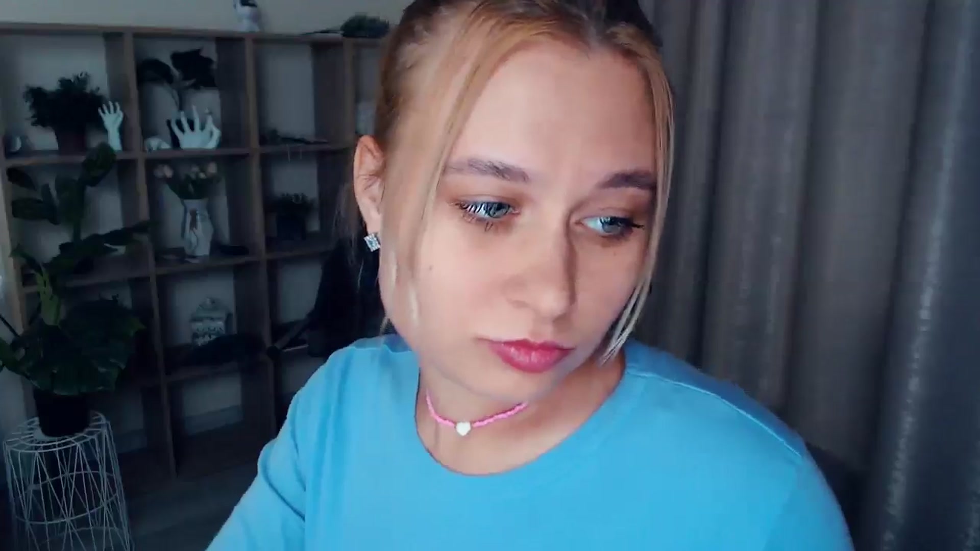 Gallery image thumbnail from Kukla_kolduna's myfreecams stream on, 02/07/2025, 18:17 image 19 of 20
