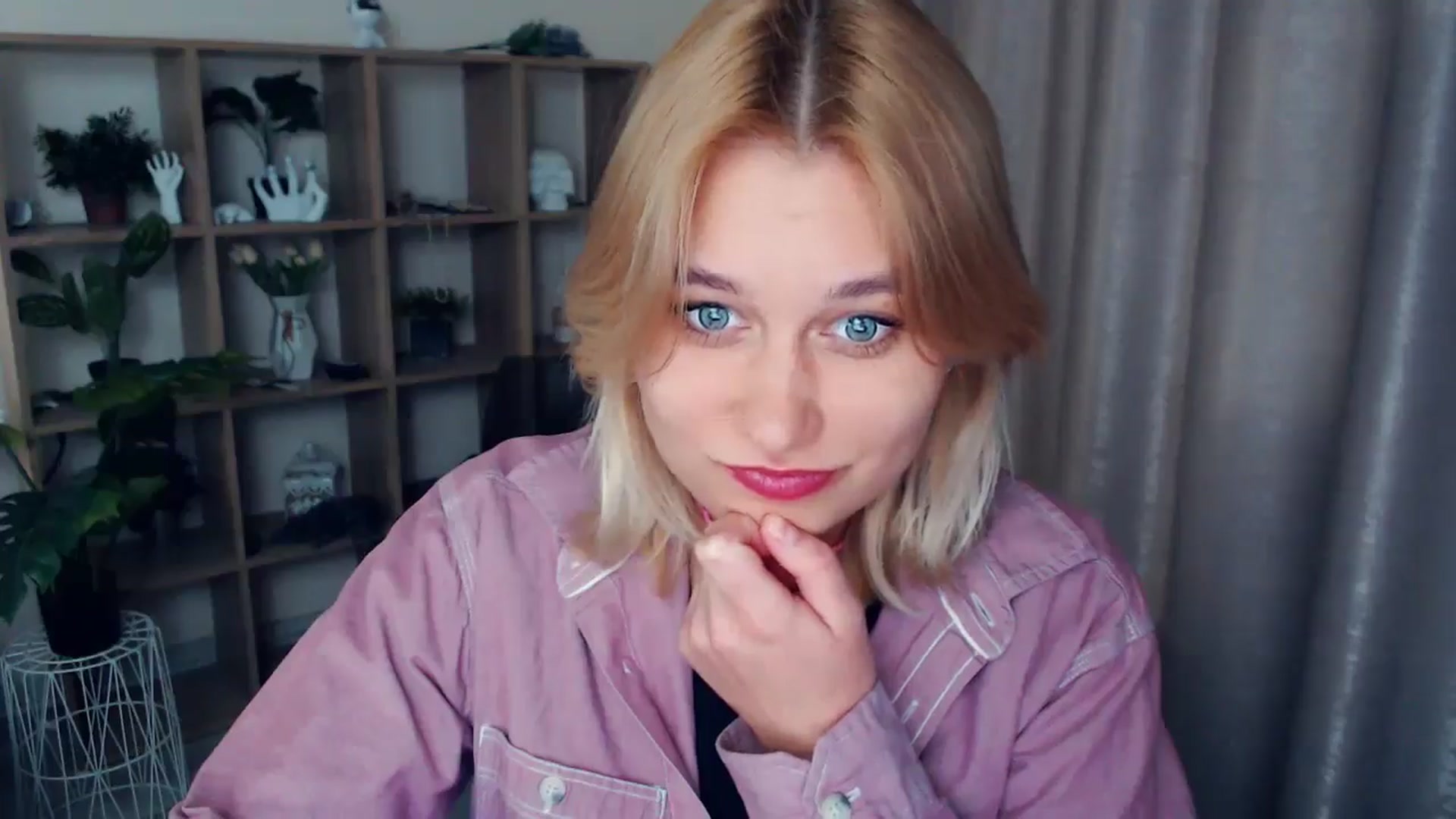 Gallery image thumbnail from Kukla_kolduna's myfreecams stream on, 02/08/2025, 16:20 image 2 of 20