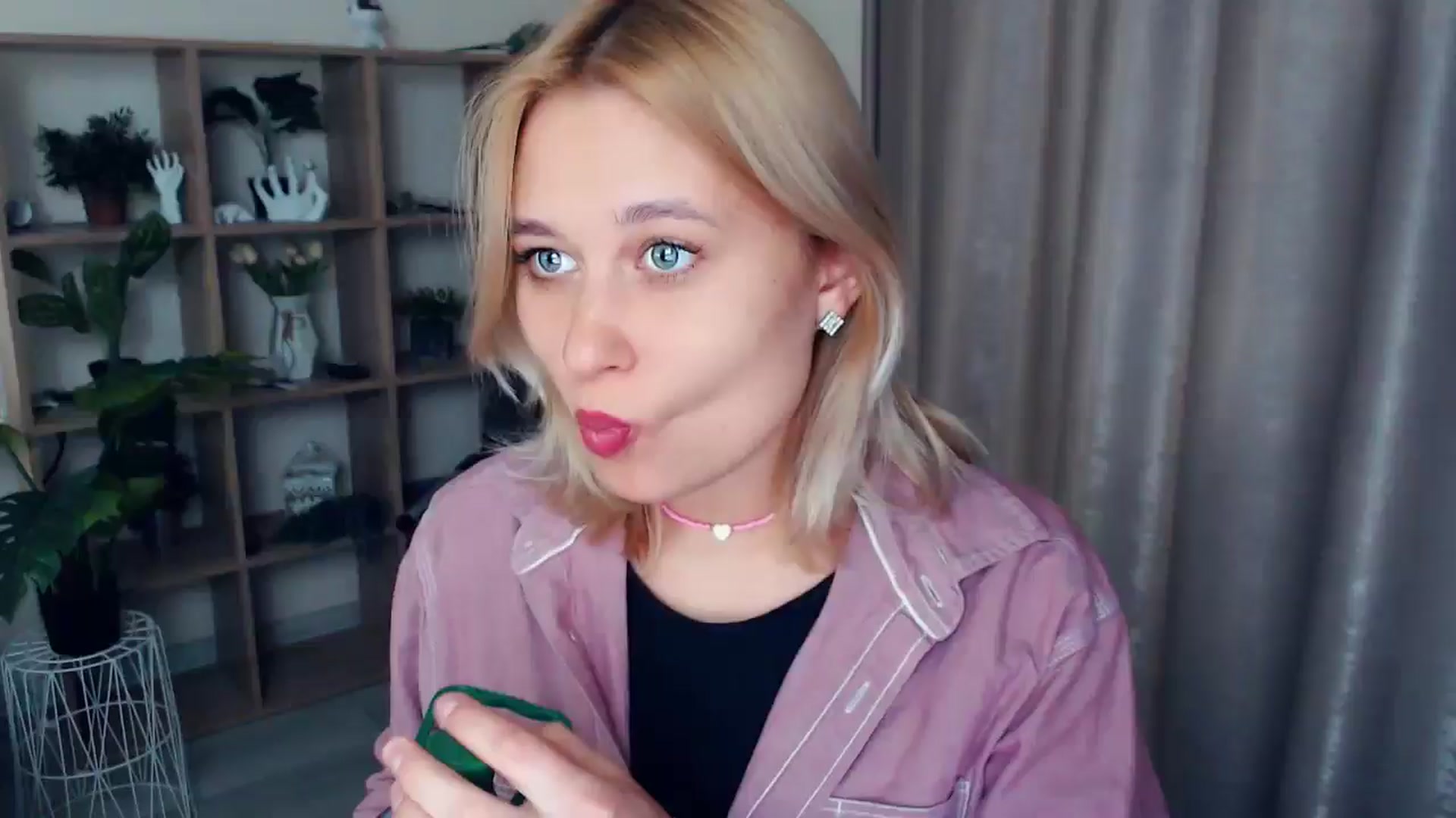 Gallery image thumbnail from Kukla_kolduna's myfreecams stream on, 02/08/2025, 16:20 image 4 of 20